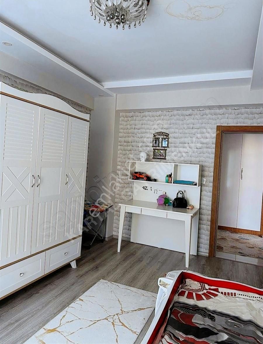 Nevruz Park Civarı Satılık 3+1 Son Kat Fırsat Daire