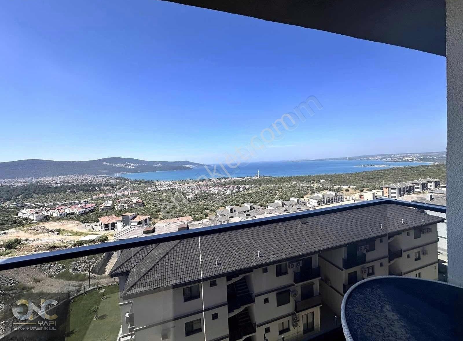 Havuzlu Özel Sitede Deniz Manzaralı Eşyalı 2+1 Daire