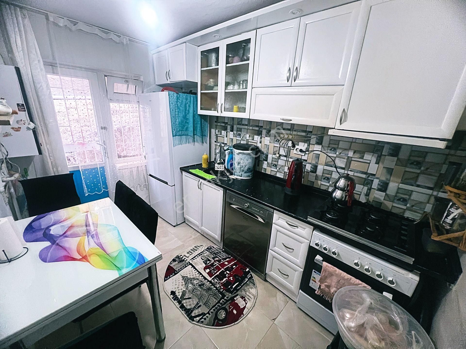 Cihandan Ergenekon Midyatta Kızılcahamam Cadde Yakını Satlık 3+1