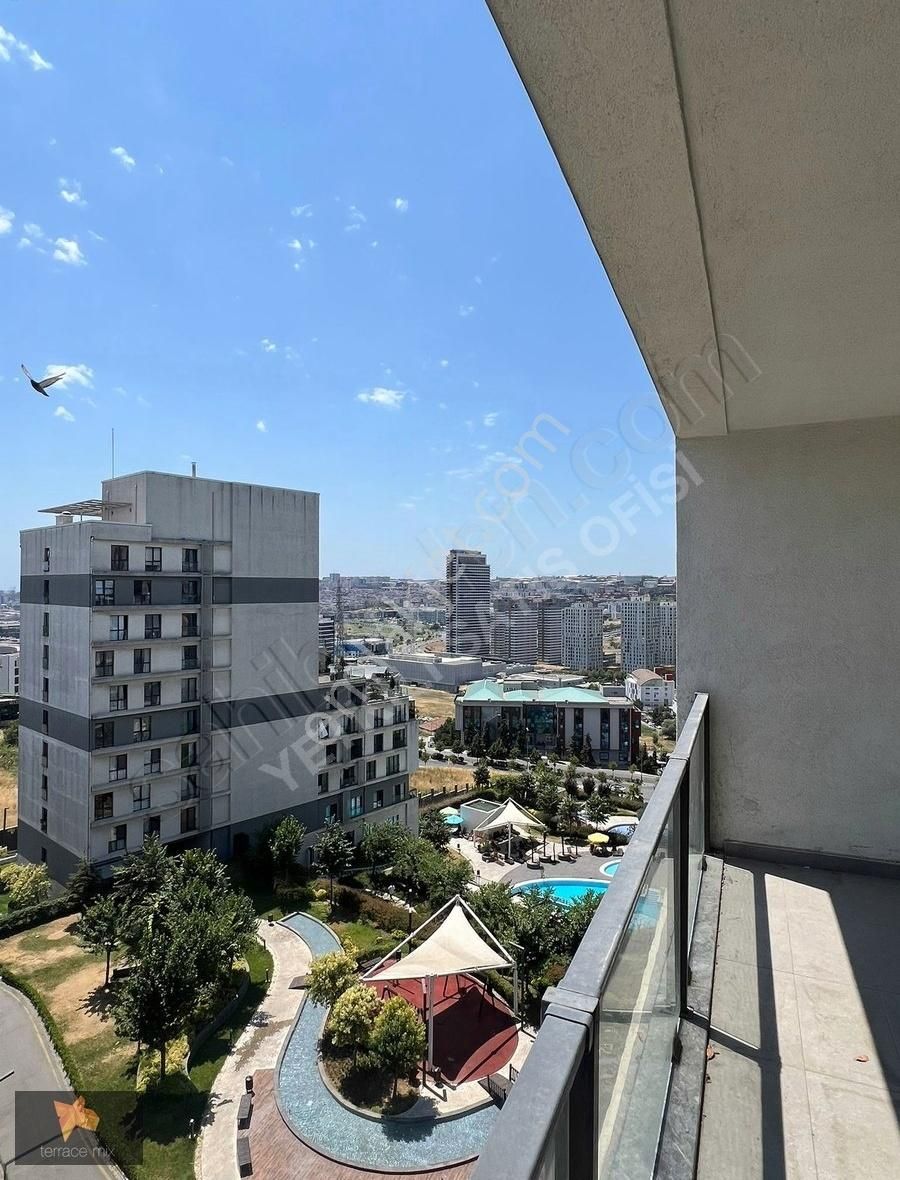 Terrace Mix'te Yüksek Kat, Balkonlu, Büyük Tip 1+1 Daire