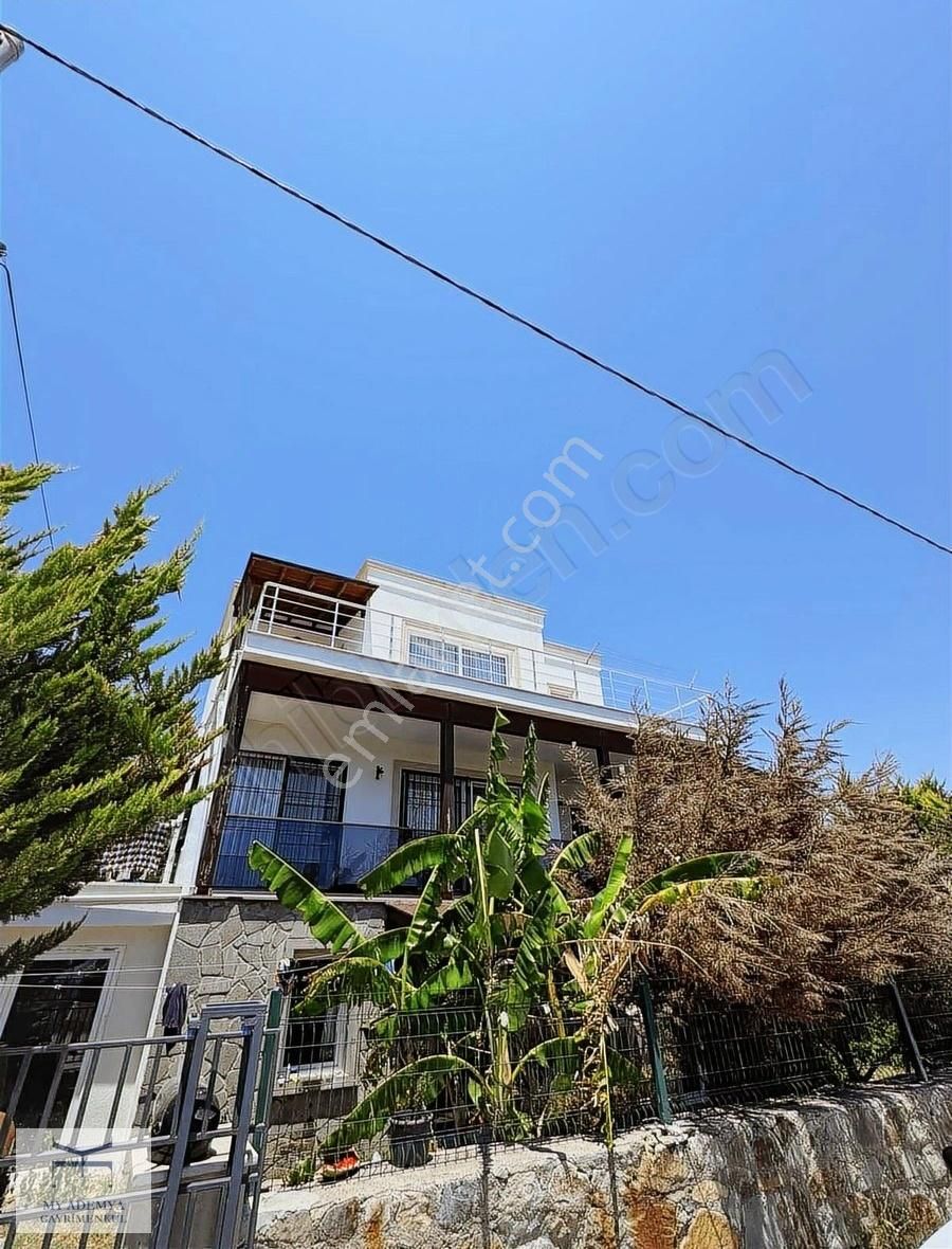 Ortknt-yahşi'de Deniz Manzaralı Bahçeli Satılık 2+1 100m2 Daire