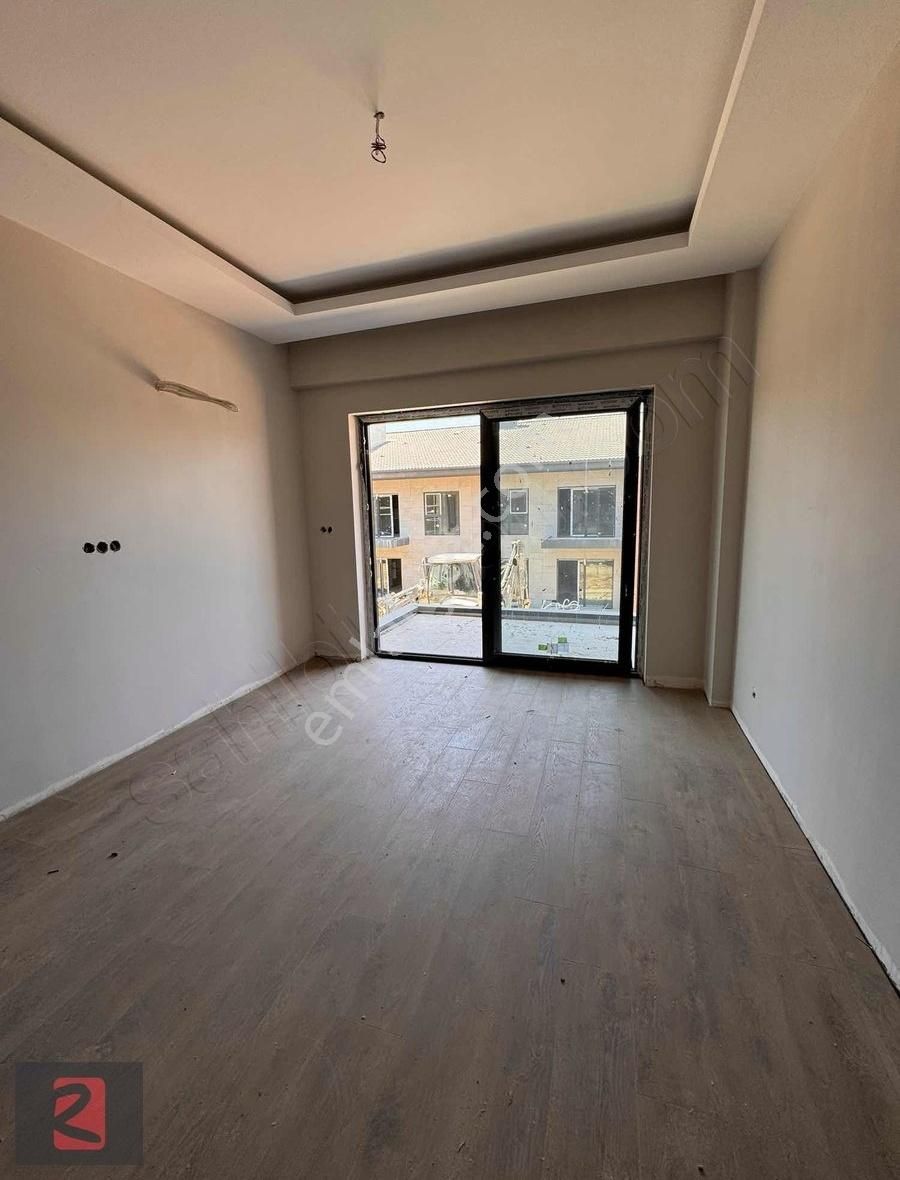 Döşemealtında Prestijli Sitede Satılık Lüx 1+1 Daire