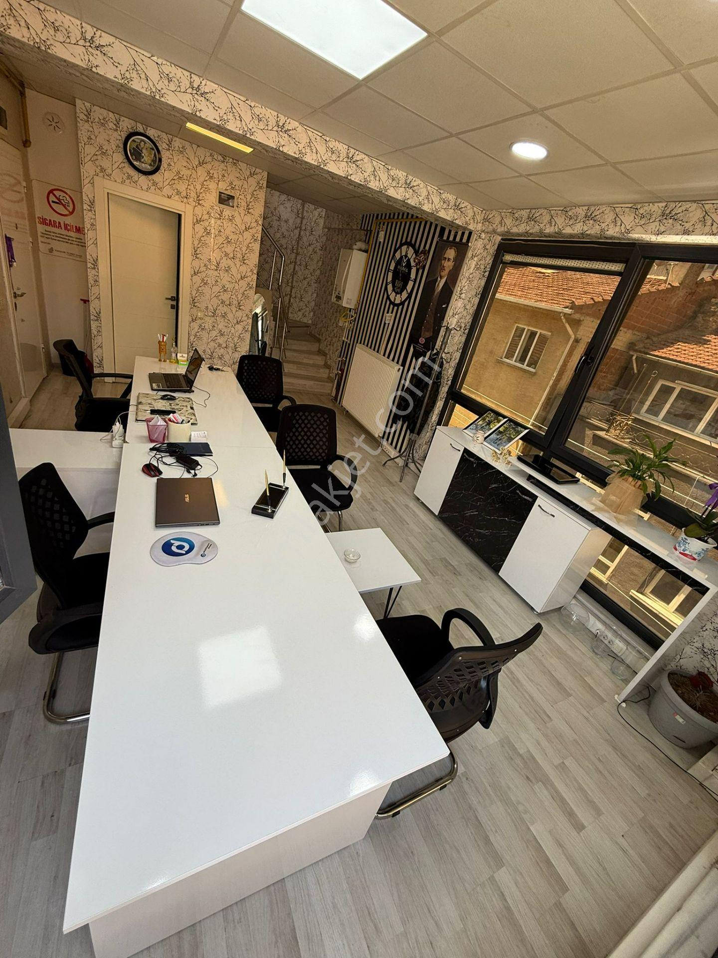 H-220 Cumhuriye Mahallesi Devren Dubleks Kiralık Ofis - Görsel 9