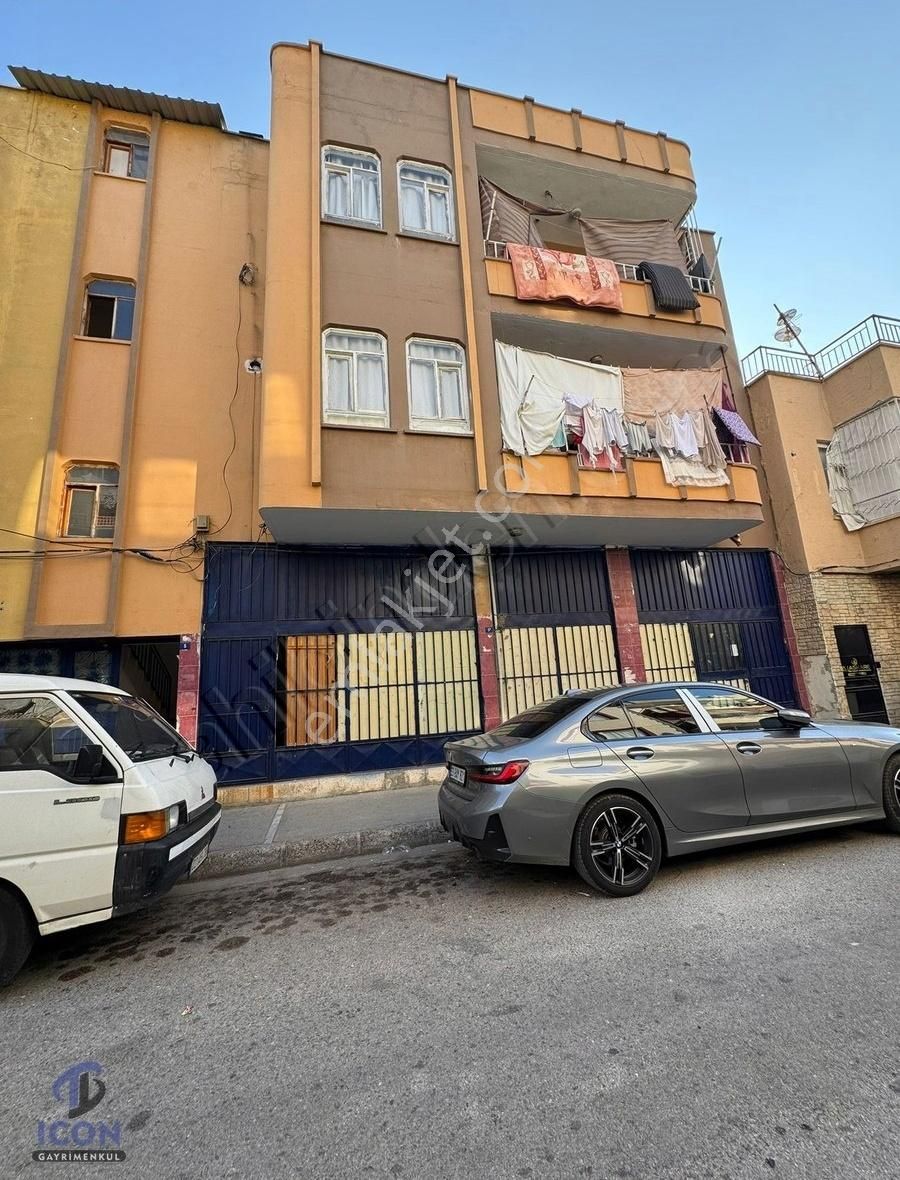 Icon'dan 48 Elektrik Arkası 2 Daire 1 Dükkan Komple Satılık Bina