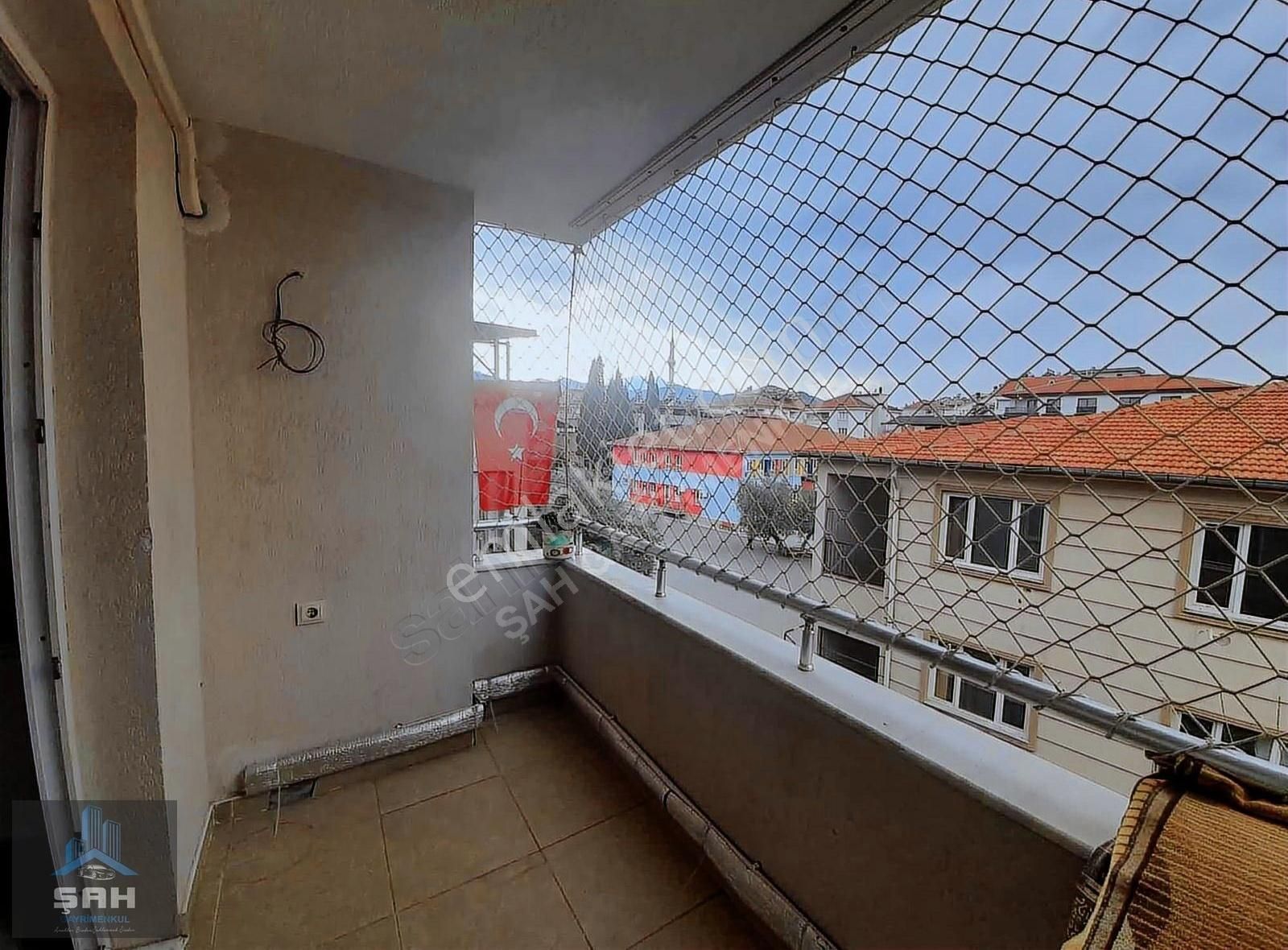 Kurtuluş Mahallesi Okullara Cepheli Doğalgazlı 2+1 Kiralık Daire