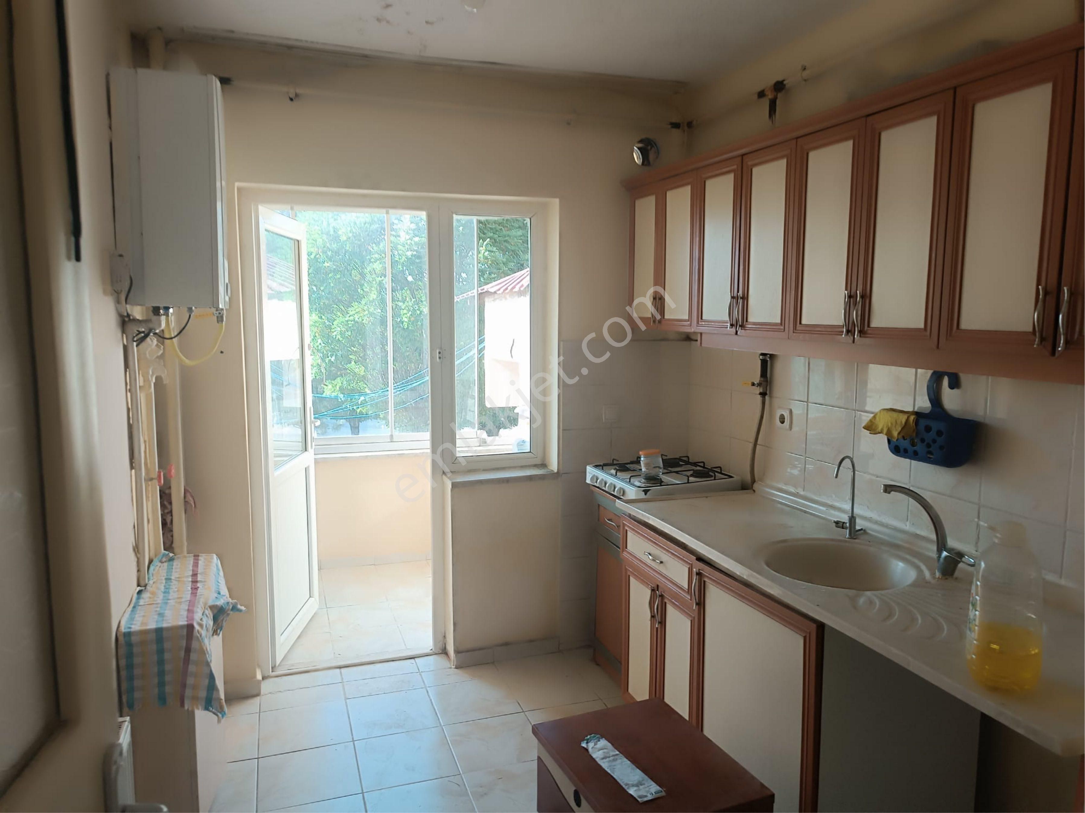 Edremit Eski Tokide Kiralık 2+1 Daire