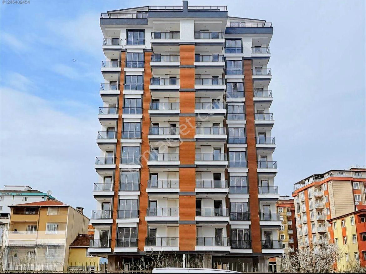 Şile Yoluna Cephe Butik Site İçinde Satılık 3+1 Daire