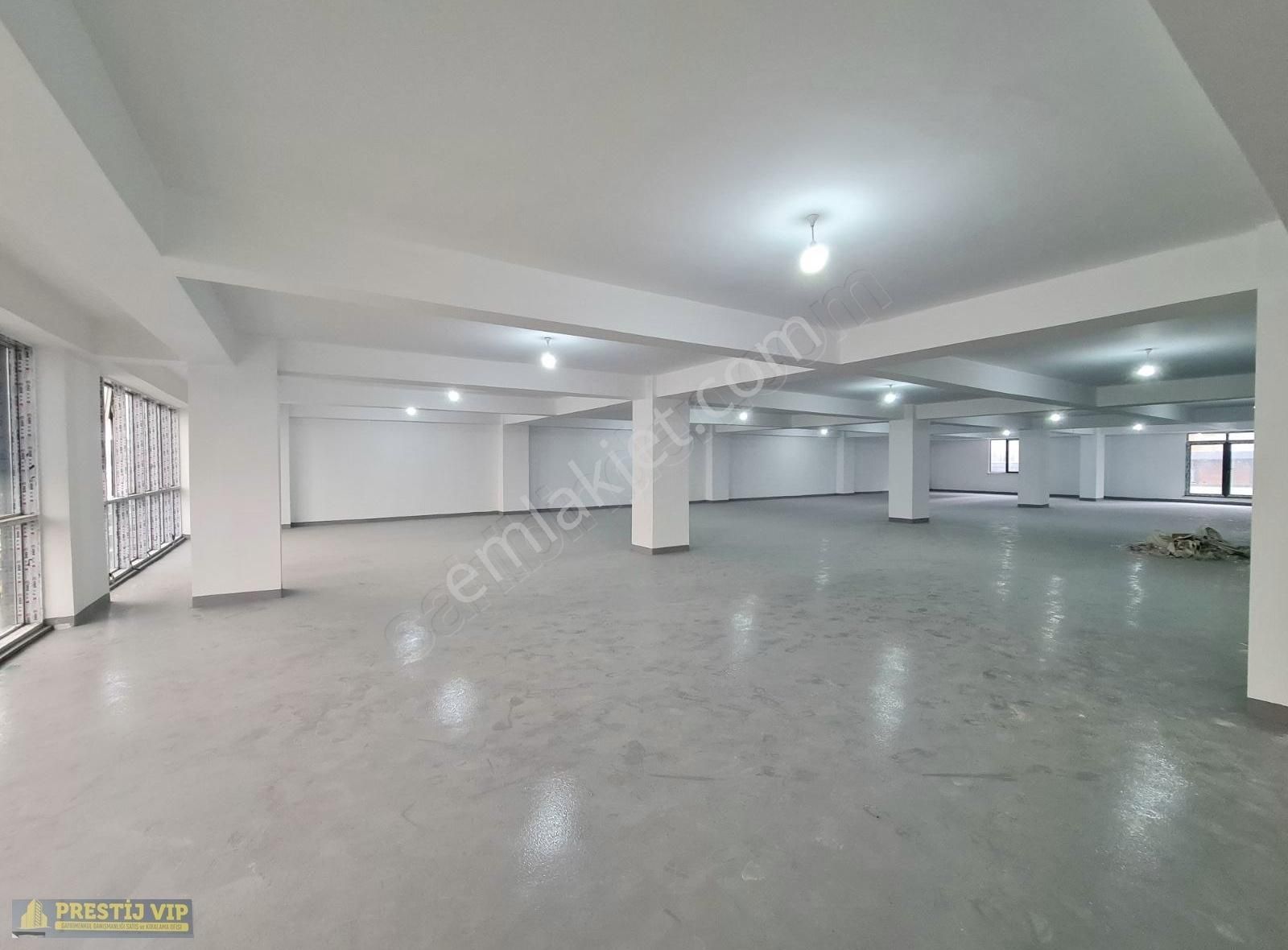 Prestij Gayrimenkul'den Kiralık İş Merkezinde Kiralık Katlar