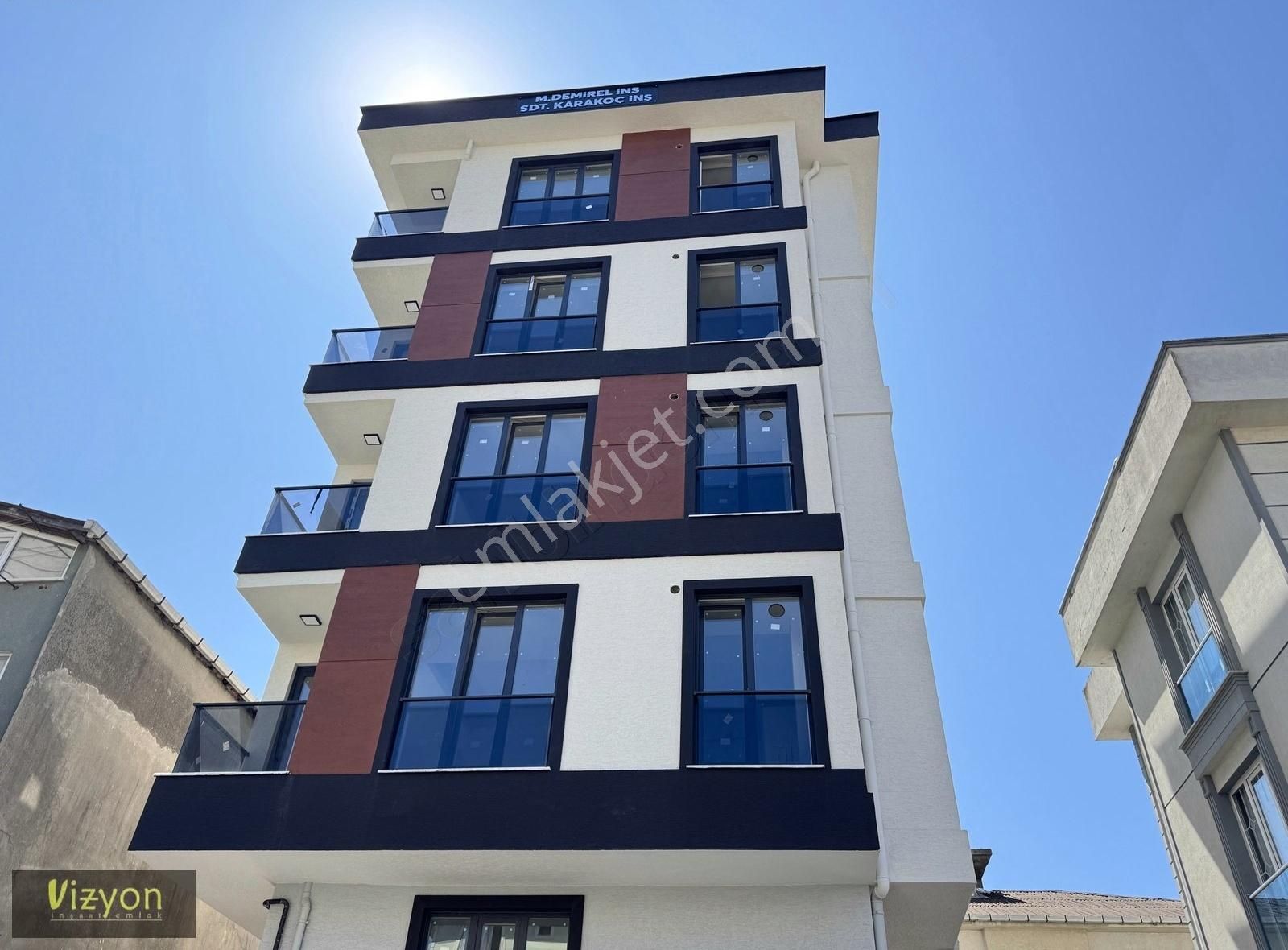 Ümraniye Esenkent Mahallesinde Satılık 2+1 Daire