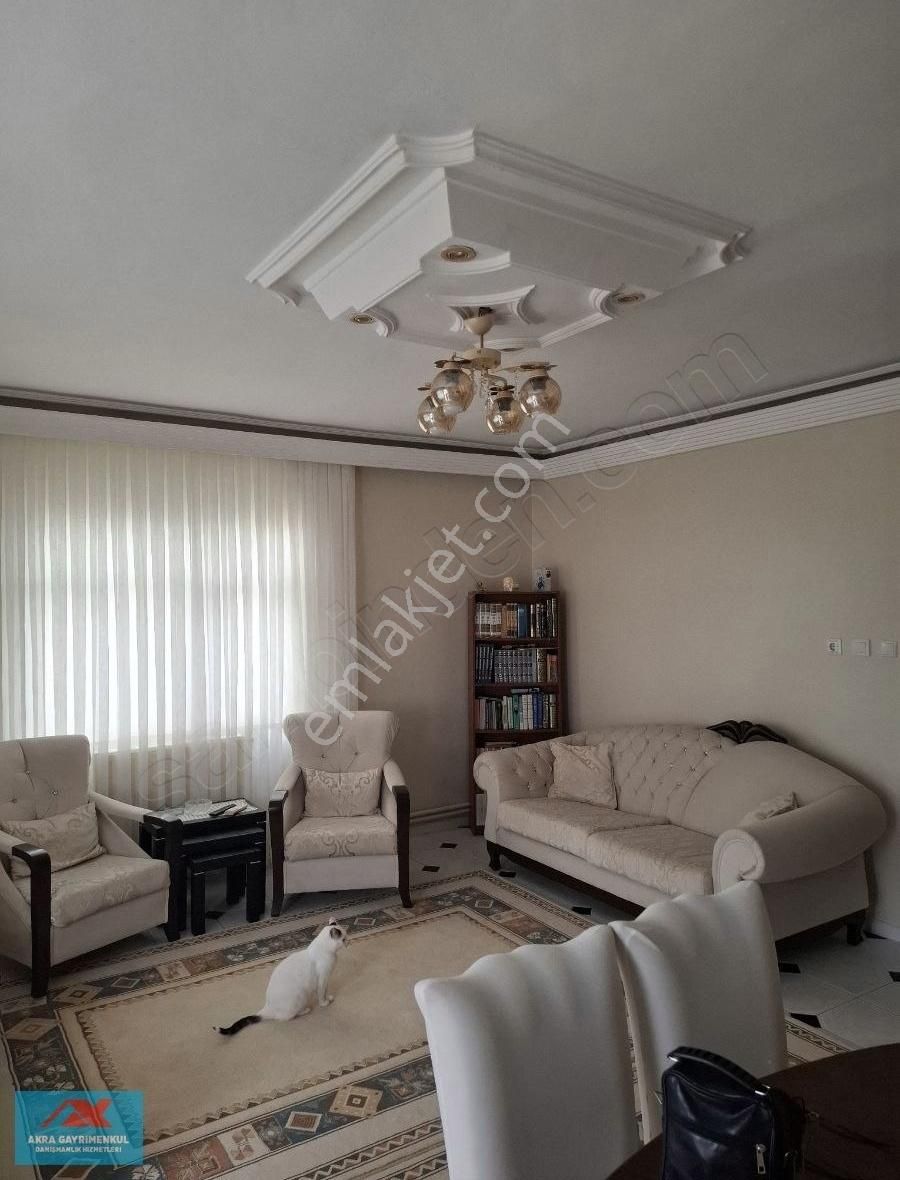 Akra Gayrimenkul Den Hacı Osmam Mah.3+1 Konbili Satılık Daire