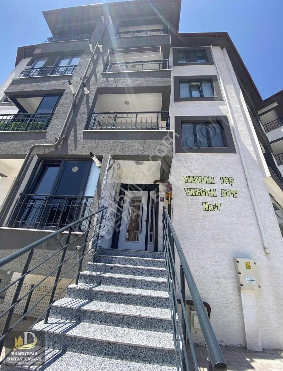 Detay Emlak'tan Bölge Trafiğin Arkasında Eşya 1+1 Lüks Kiralık