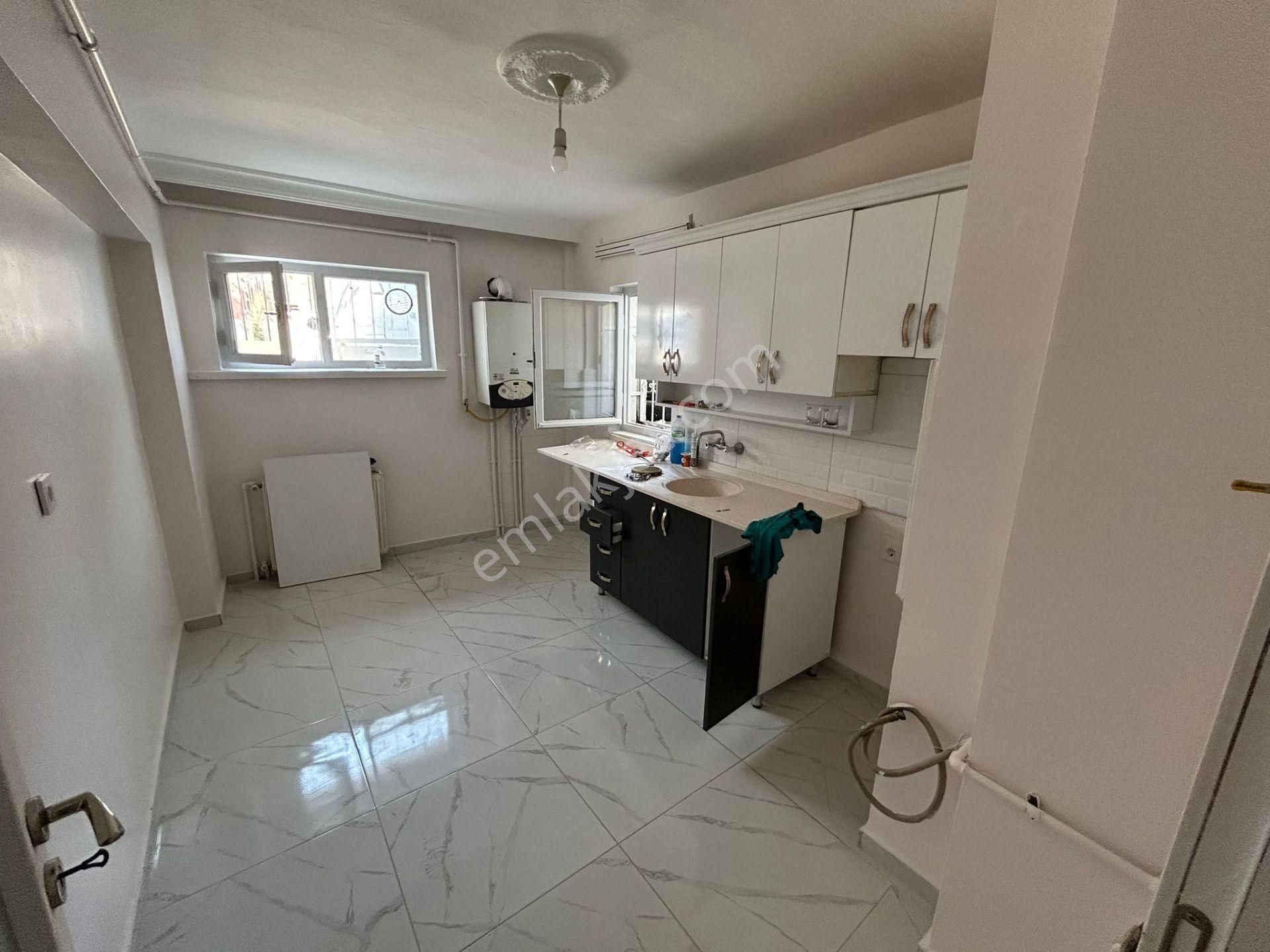 Kiralık*şefkat Mah*belediye*kaymakamlık*metro*yakın*giriş*yapılı*2+1*daire*