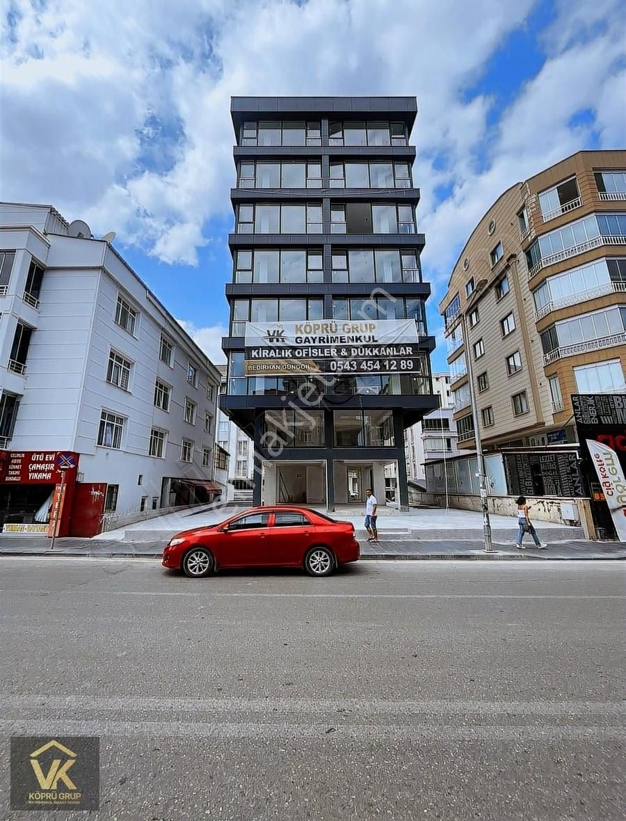 Köprü Grup'tan Kiralık Merkezi Konumda 1+1 Ofis