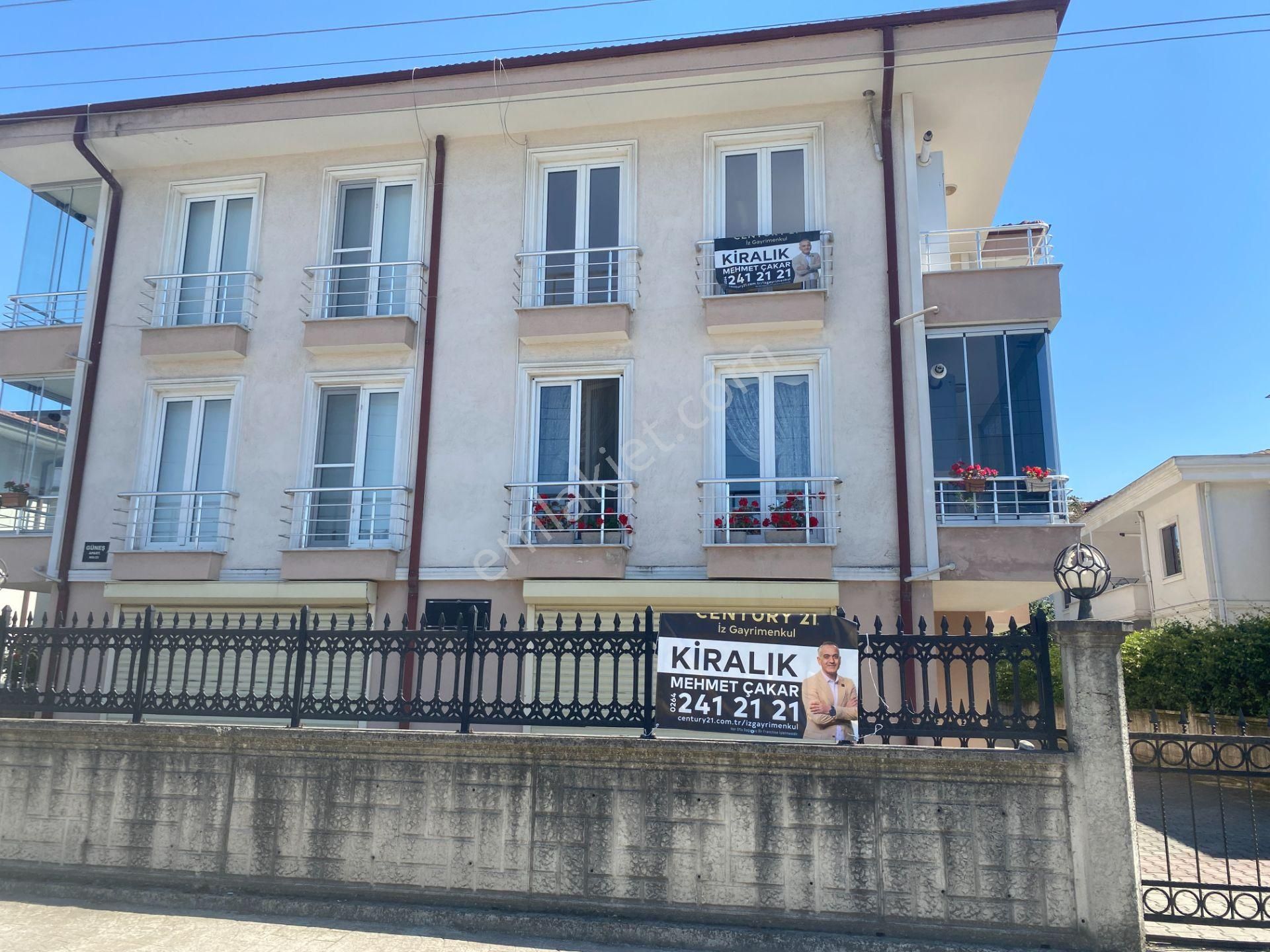 C21 İz Mehmet Çakar'dan Serdivan'da Kiralık Çatı Dubleks Daire