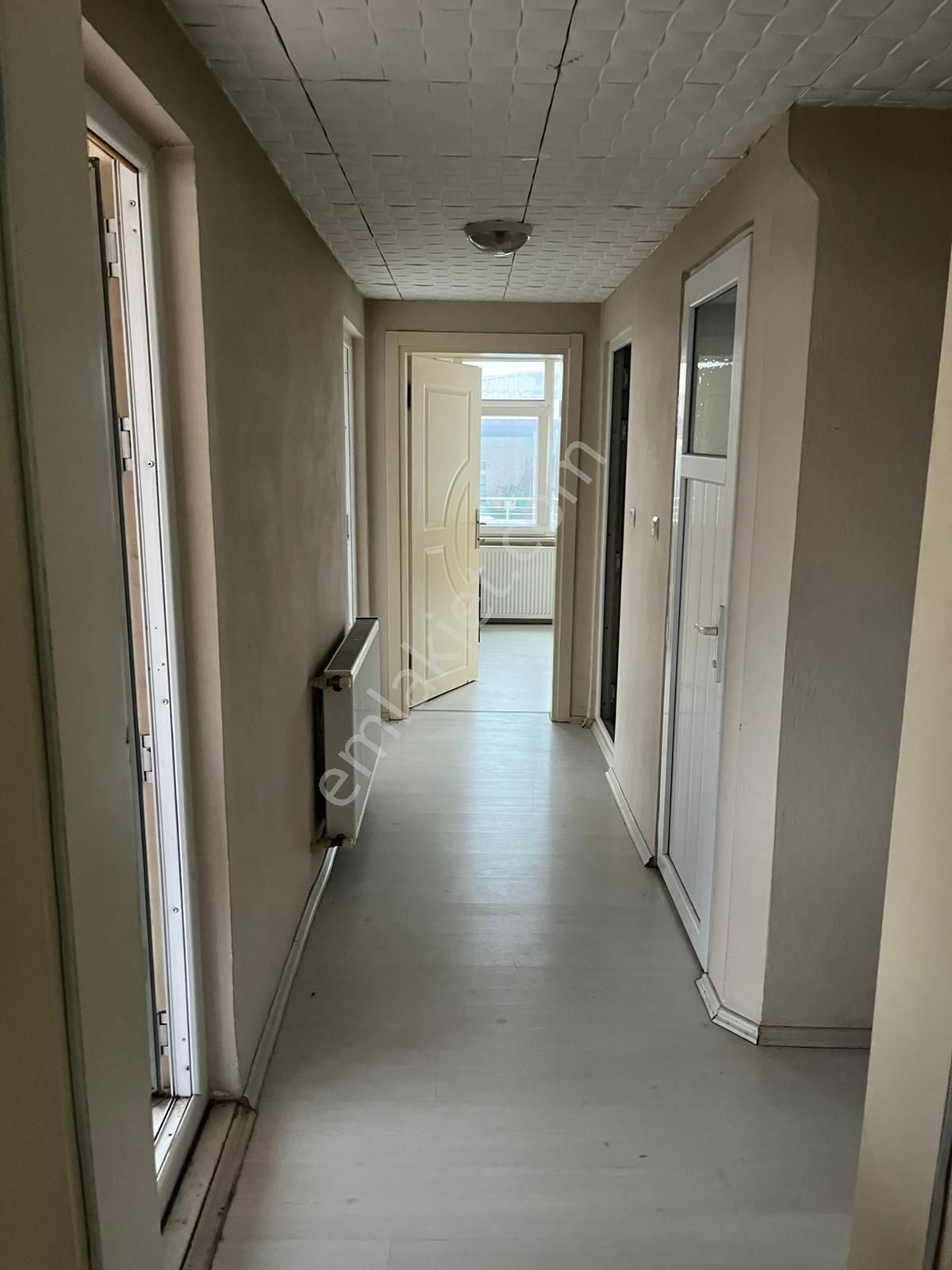 Samsun Canik Karşıyaka Mahallesi'nde Ulaşıma Yakın 2+1 Kiralık Daire