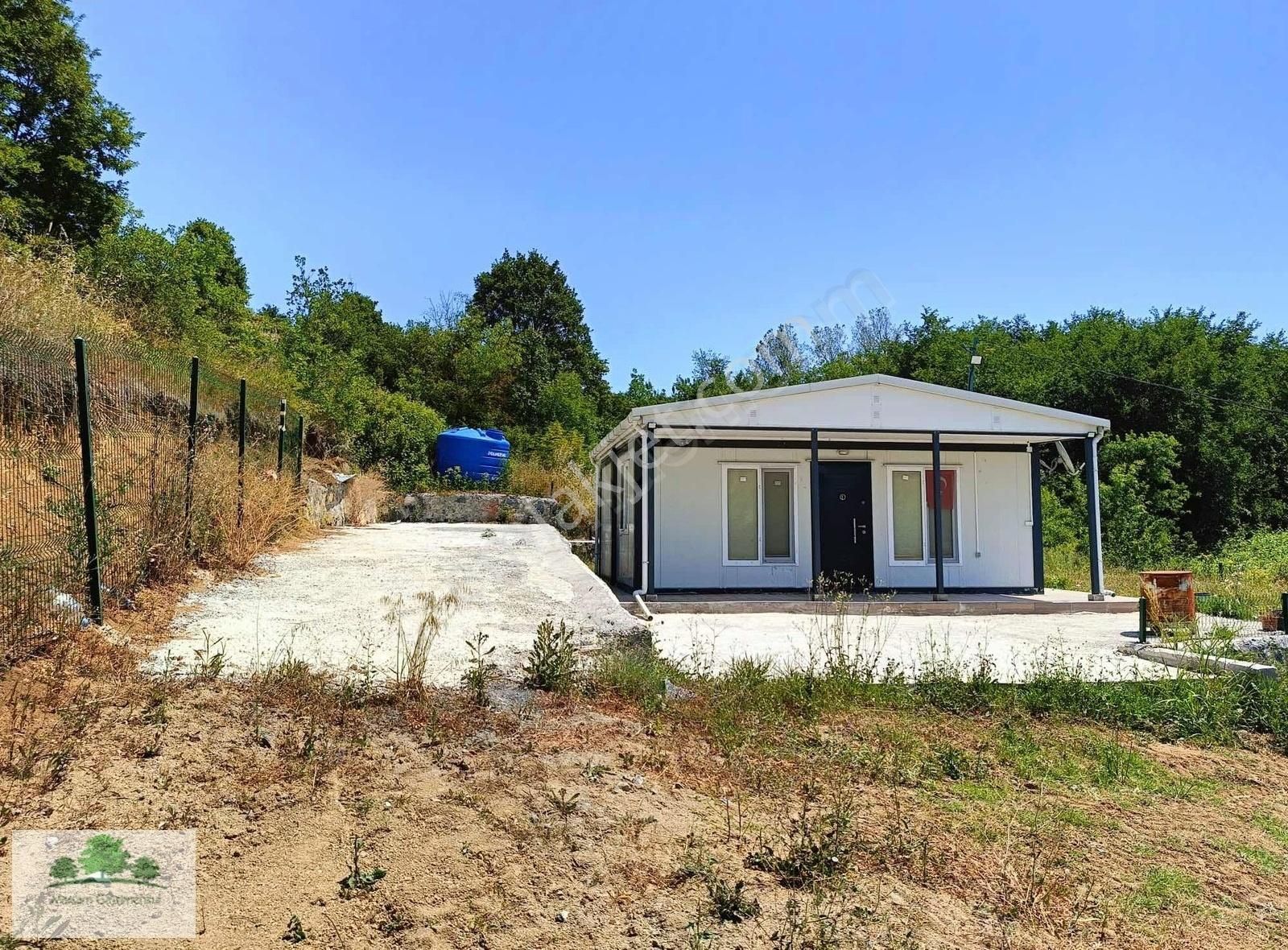 Geyikdere'de 1617 M² Eşyalı Ev Ve Bahçesi