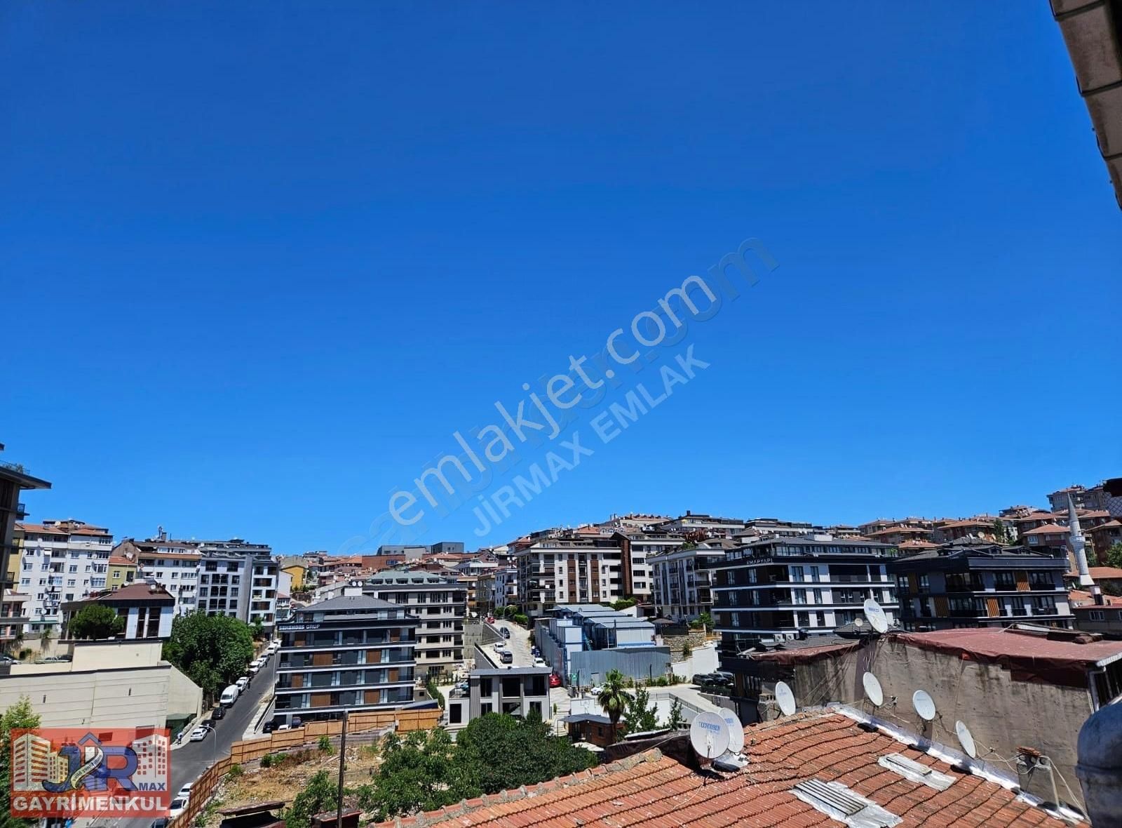 Jirmax'den Üsküdar Merkezde Satılık 2+1 Fırsat Daire