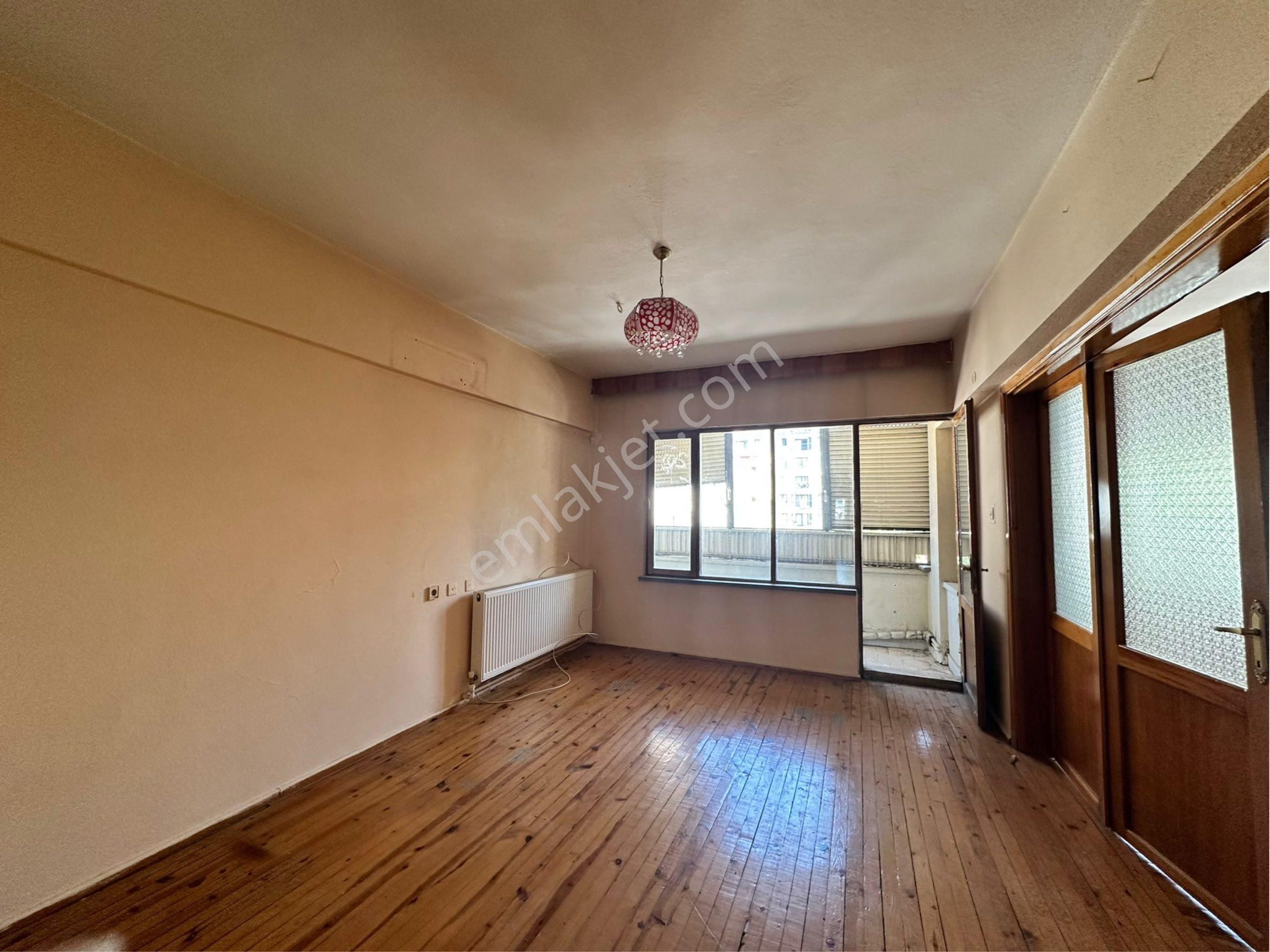 Redstone İdol Gayrimenkul’den Saraylarda Kiralık 3 + 1 Daire