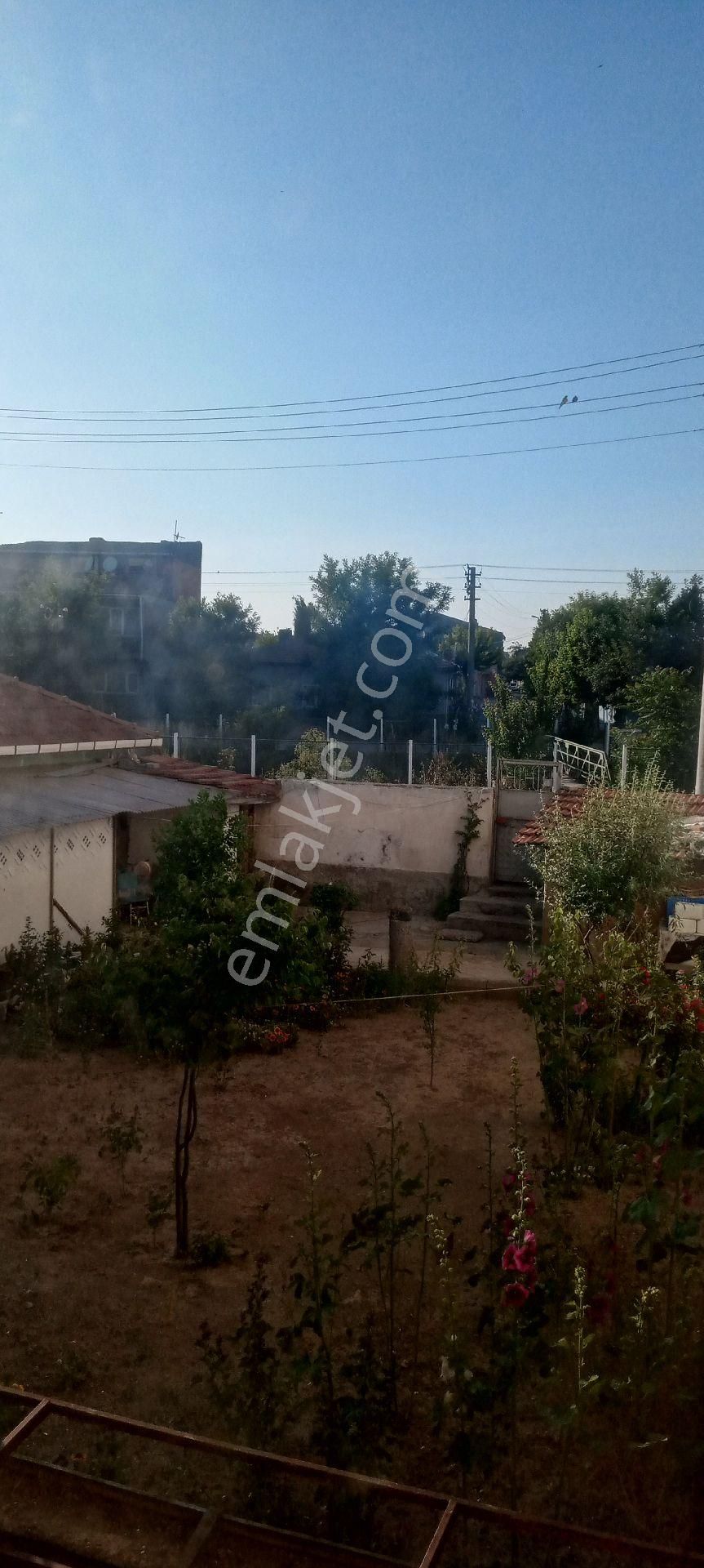 Güney Cepheli Çok Güzel Güneş Gören Anadolu Üniversitesi'ne 100 Metre Mesafede 1+1 Apart Daire