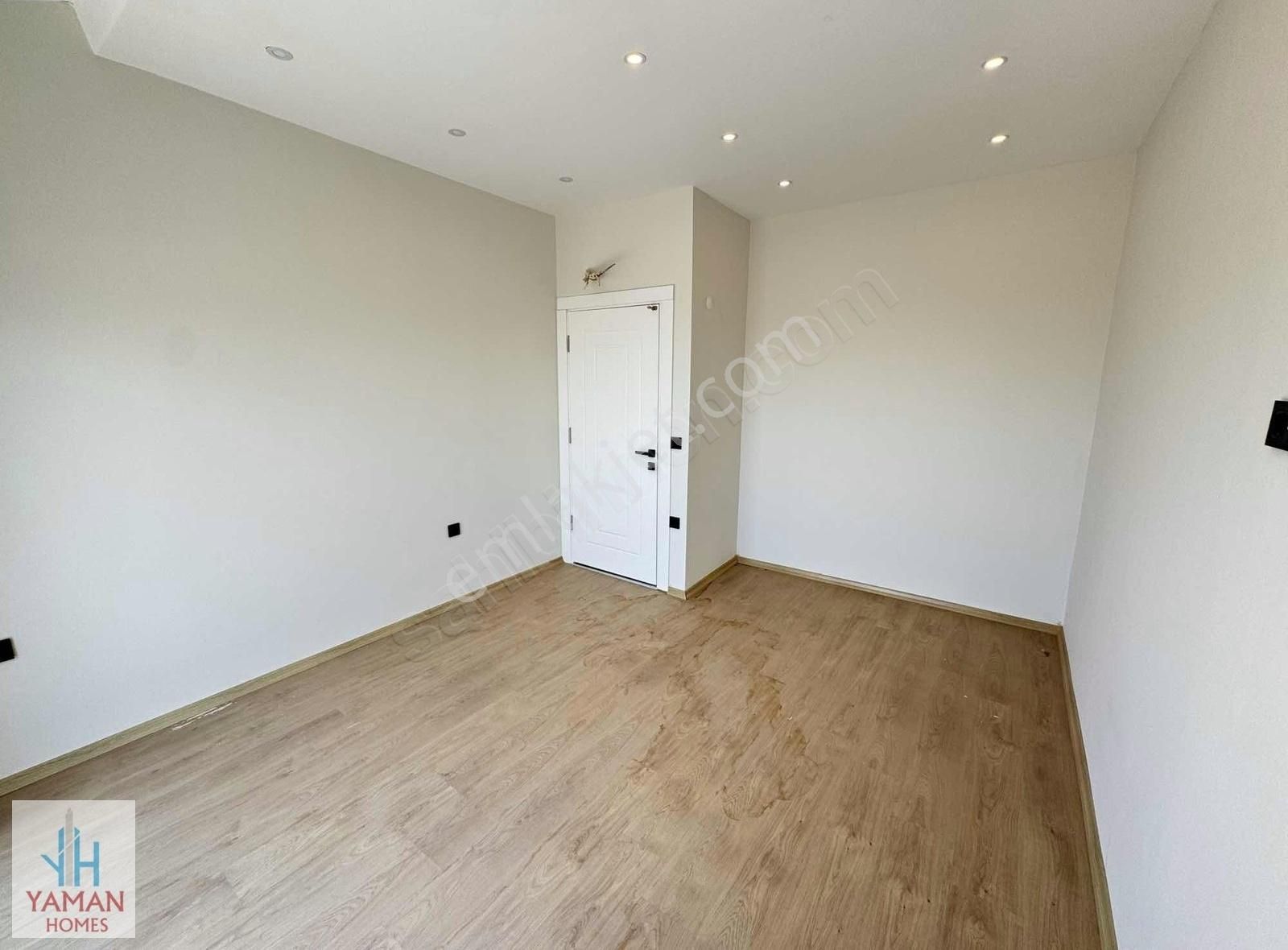 Cıplaklı Sıte Icınde Sıfır Satılık 125 M2 2+1 Guney Cephe Daıre