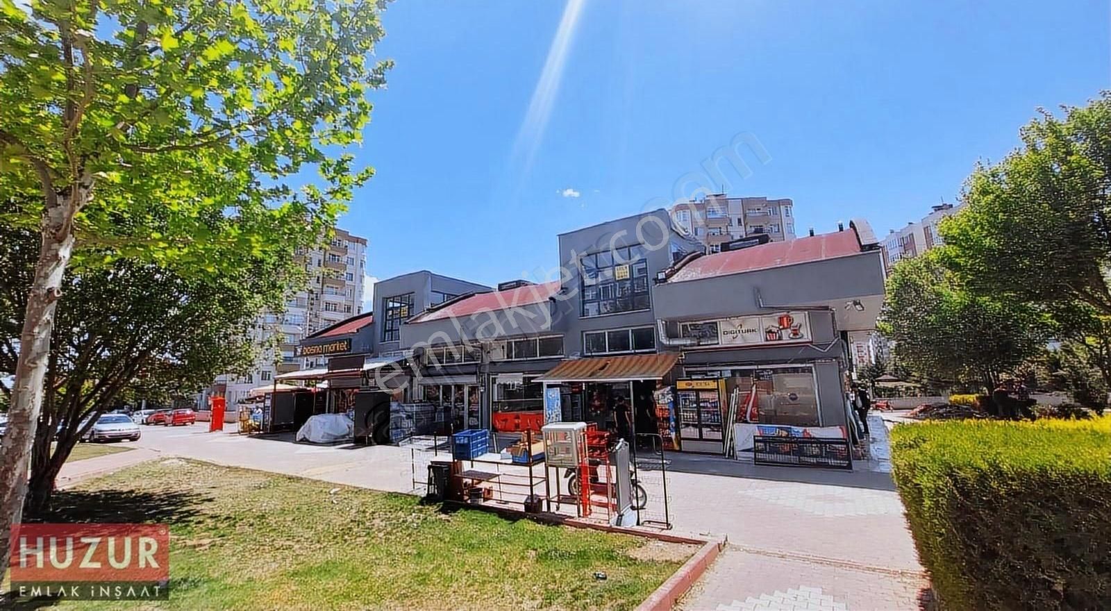 Bosna Hersek Mah. Komek Yanı 160m2 Kiralık Dükkan