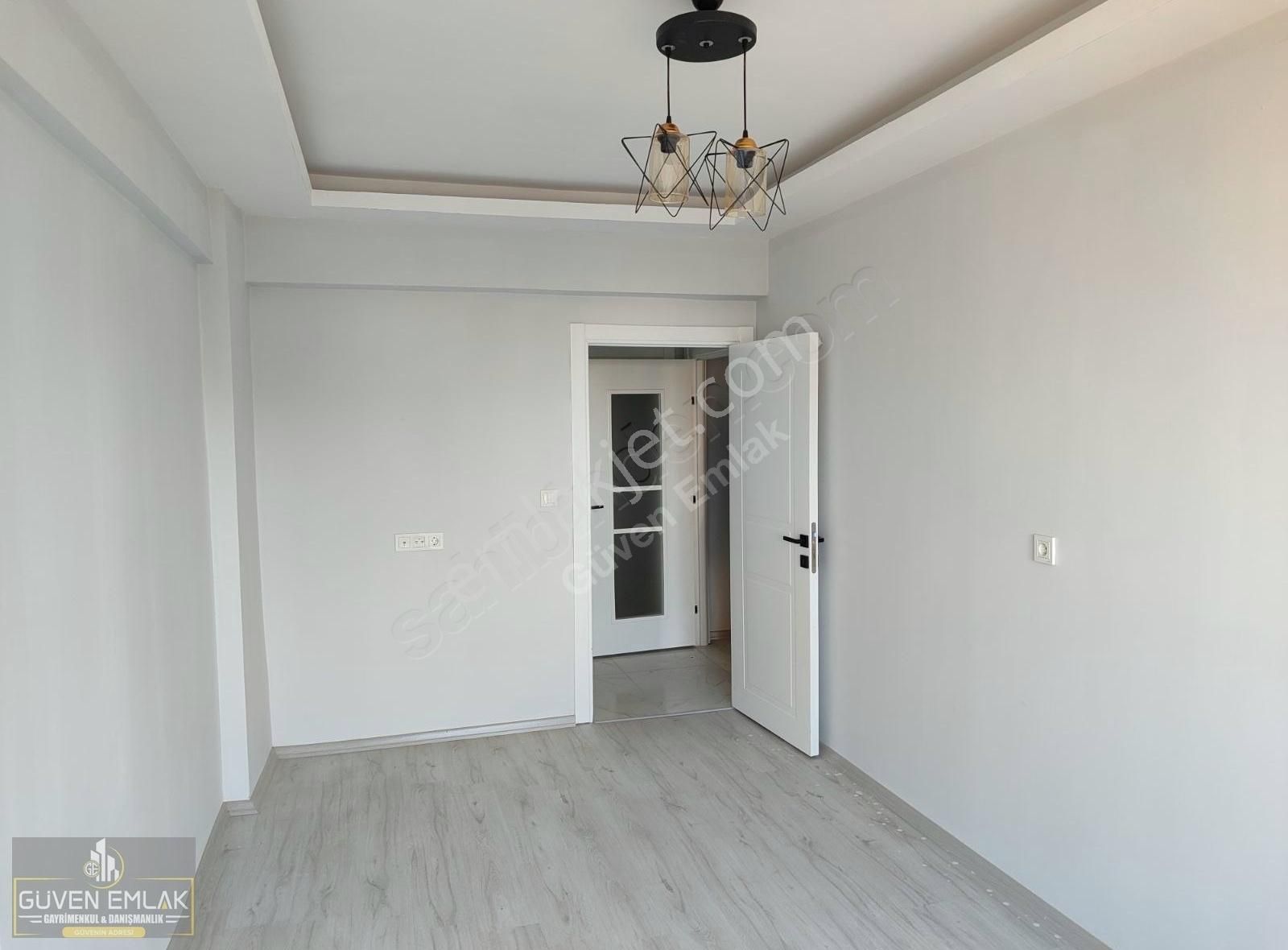 Güven Emlak'tan Taner Kız Yurdu Altında Sıfır 2+1 Daire