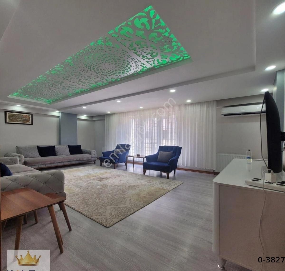 Bahçeşehir Lokasyonunda Satılık 3+1 Arakat Daire