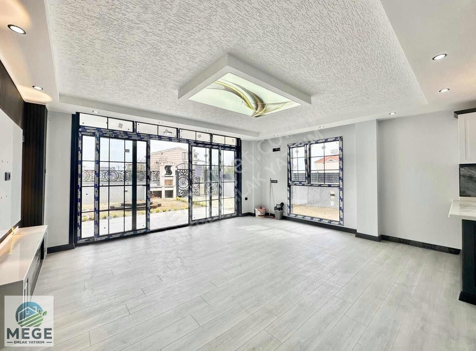 Mege'den Yeniçiftlikte Satılık 4+1 Yazlık Villa - Görsel 10