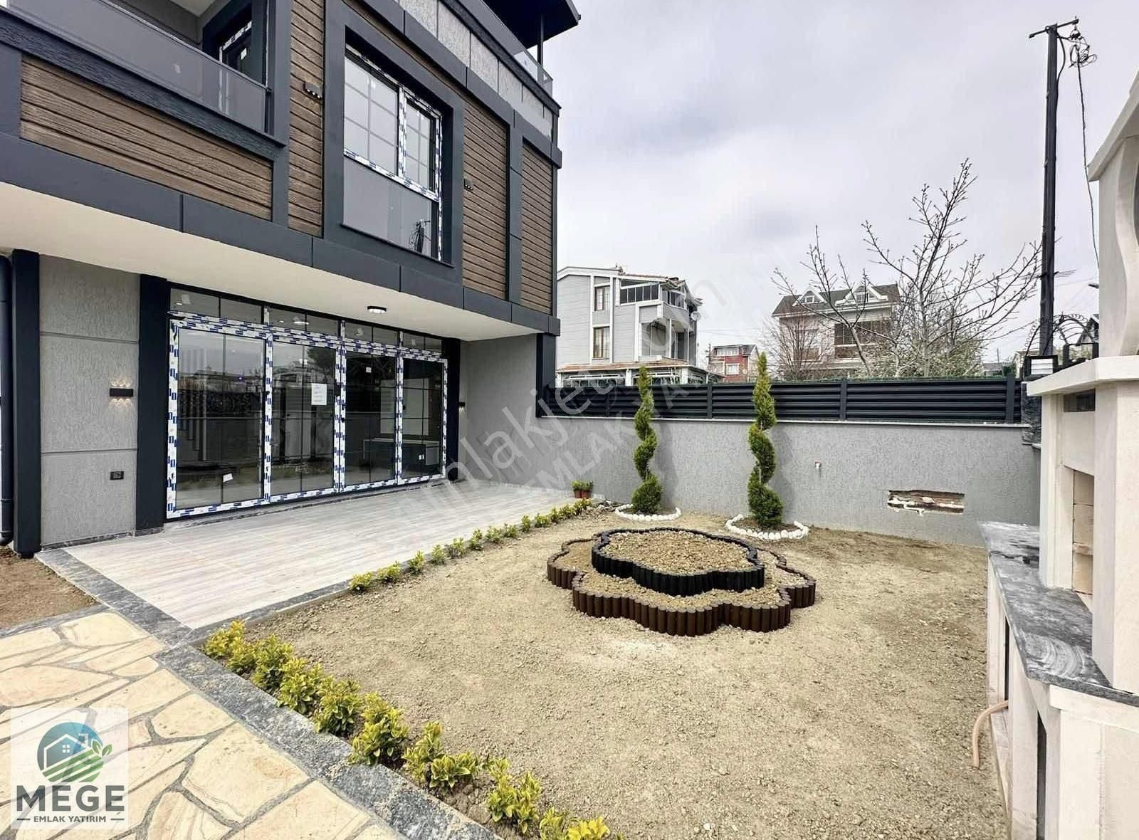 Mege'den Yeniçiftlikte Satılık 4+1 Yazlık Villa - Görsel 18