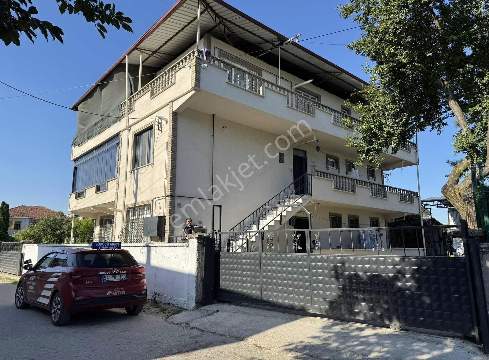 Dikmen Emlak'tan Teraslı Eşyalı 2+1 Net; 150m2