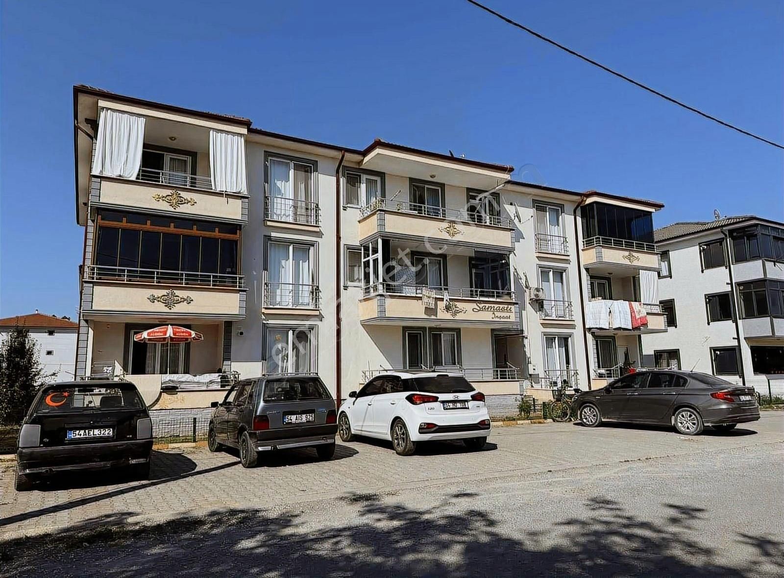 Dikmen Emlak'tan Yeni Cami Mevkii Kiralık 3+1