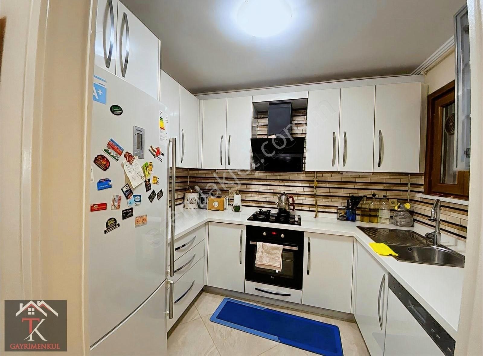 Tk'dan Üsküdar Salacakta Sahile Bir Paralelde Köşk Katında 4+1 - Görsel 3