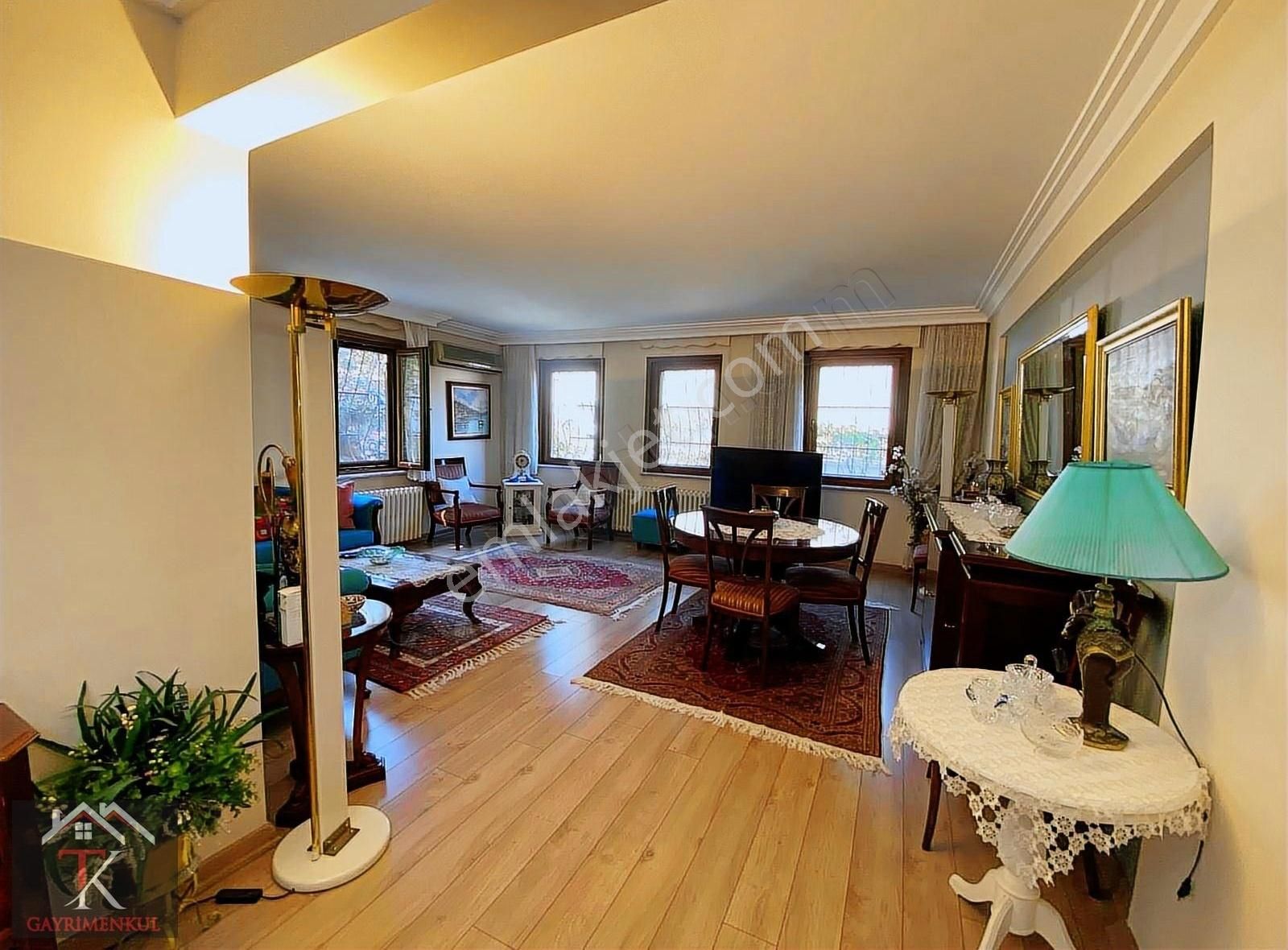 Tk'dan Üsküdar Salacakta Sahile Bir Paralelde Köşk Katında 4+1 - Görsel 18