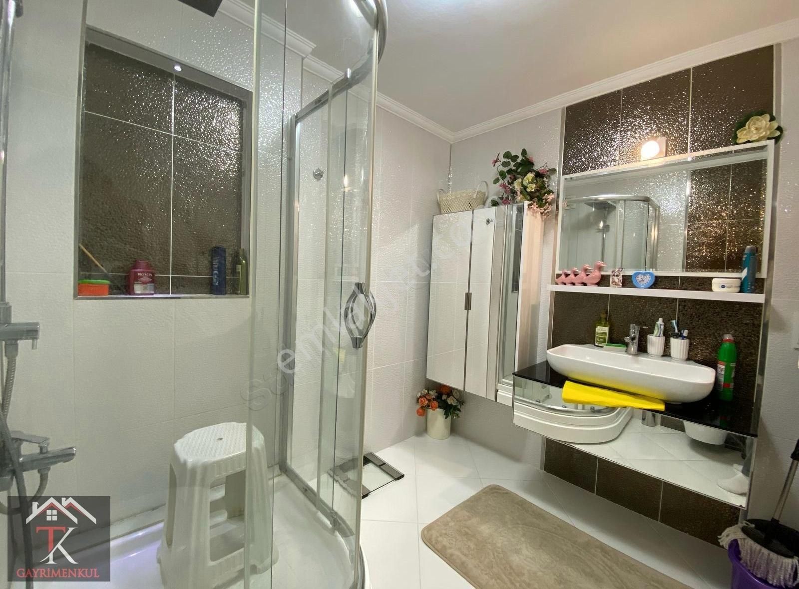 Tk'dan Üsküdar Salacakta Sahile Bir Paralelde Köşk Katında 4+1 - Görsel 20