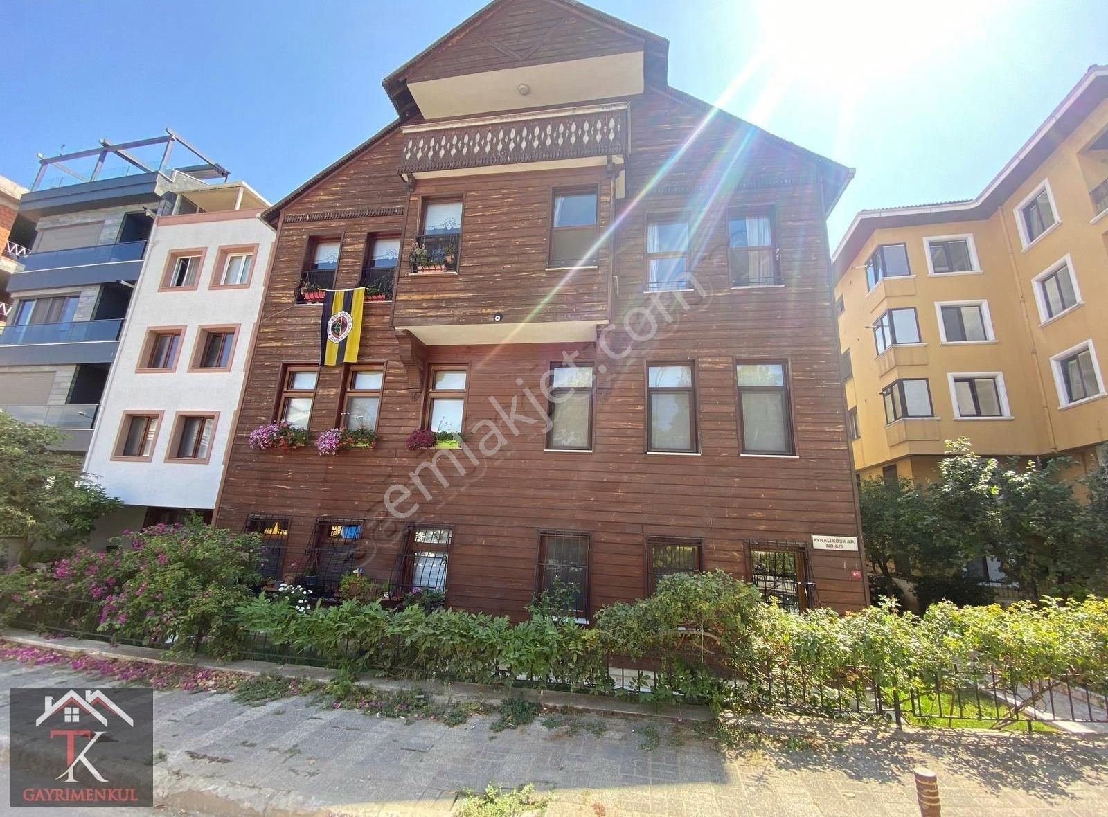 Tk'dan Üsküdar Salacakta Sahile Bir Paralelde Köşk Katında 4+1 - Görsel 16