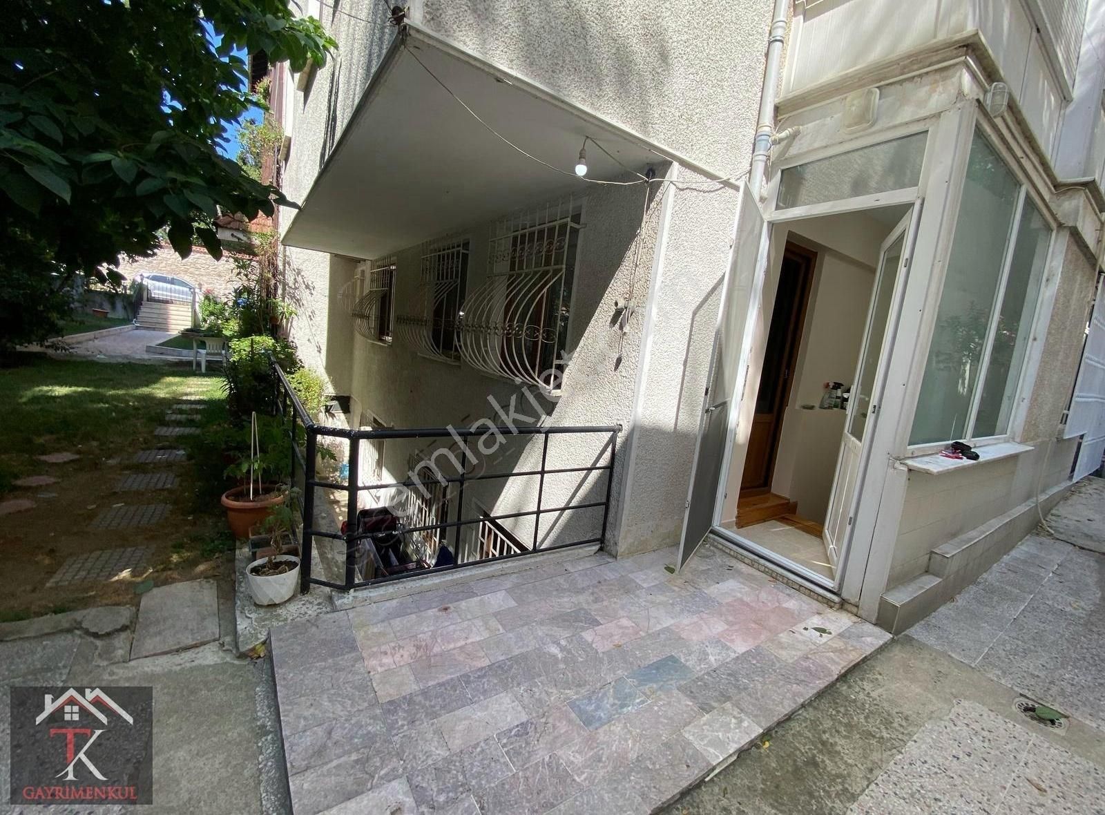 Tk'dan Üsküdar Salacakta Sahile Bir Paralelde Köşk Katında 4+1 - Görsel 28