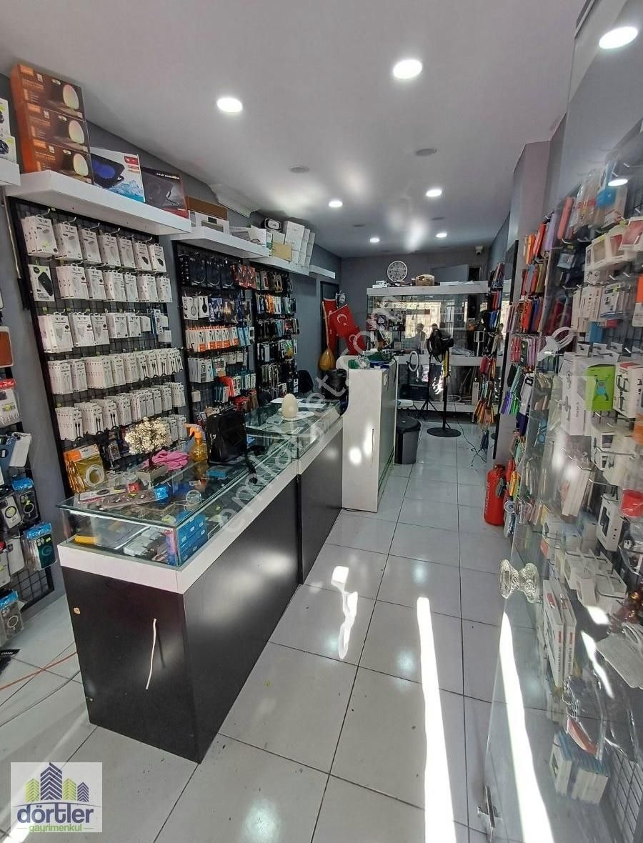 42 Evler Mustafa Kemal Caddesi Üzerinde Kiralık Dükkan
