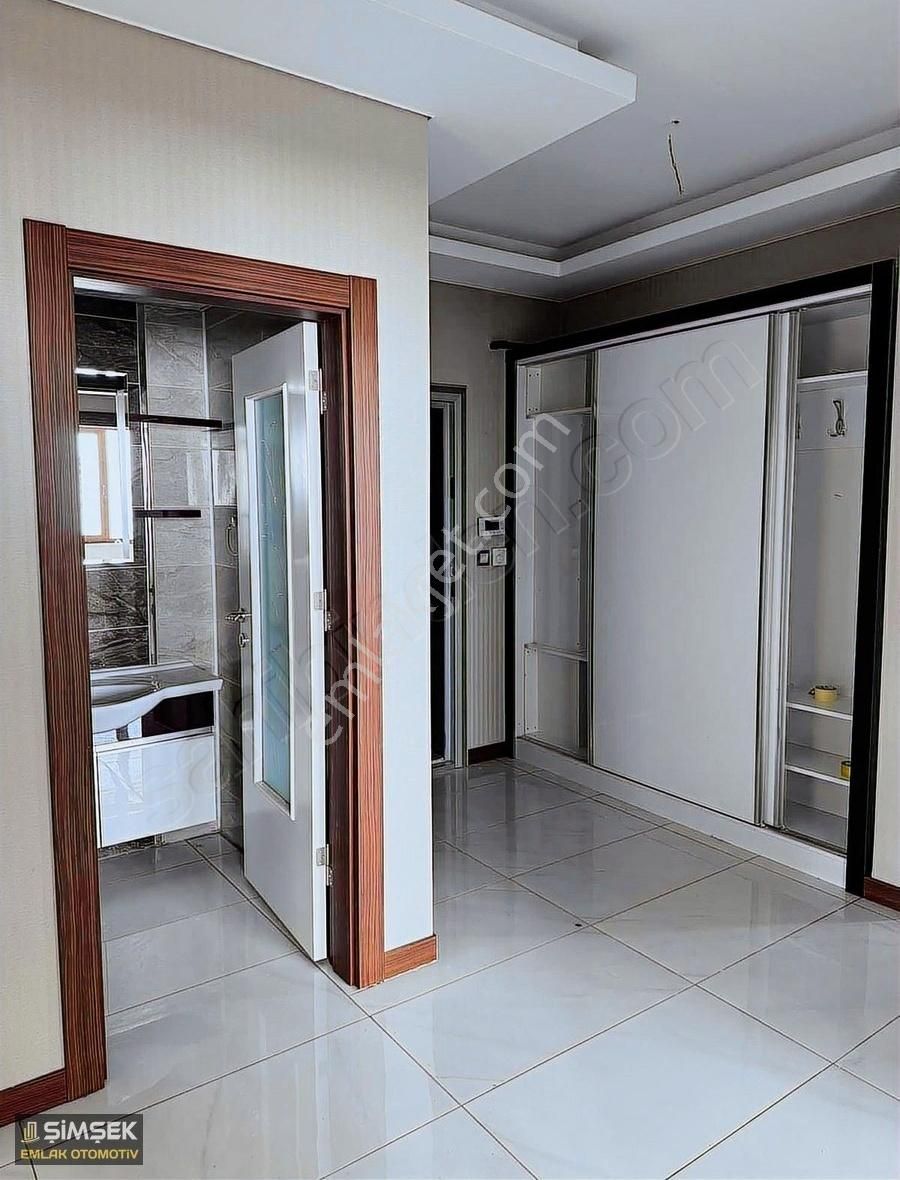Meram Çeçenistan Caddesinde Geniş Ferah 3+1daire - Görsel 19