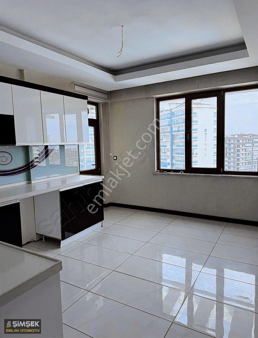 Meram Çeçenistan Caddesinde Geniş Ferah 3+1daire - Görsel 12