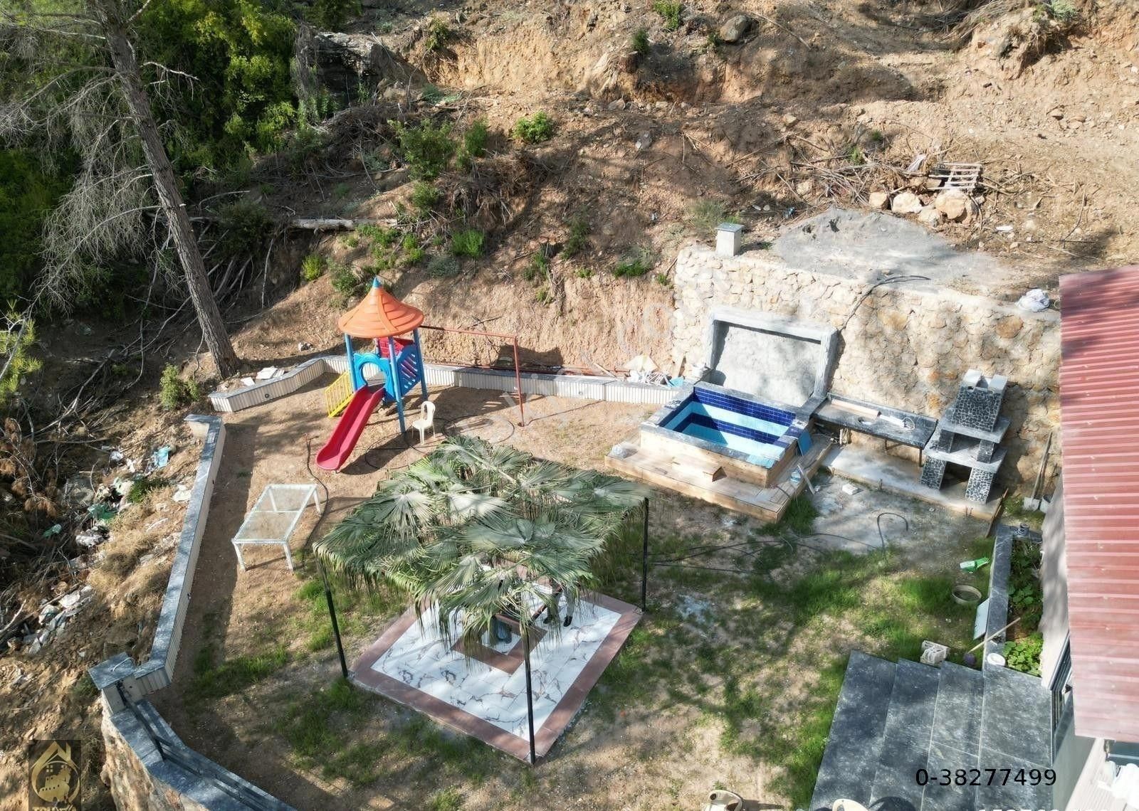 Alanya Üzümlü’de 4.087 M² Bahçe Ve Eşyalı 2+1 Villa Satılık - Görsel 3