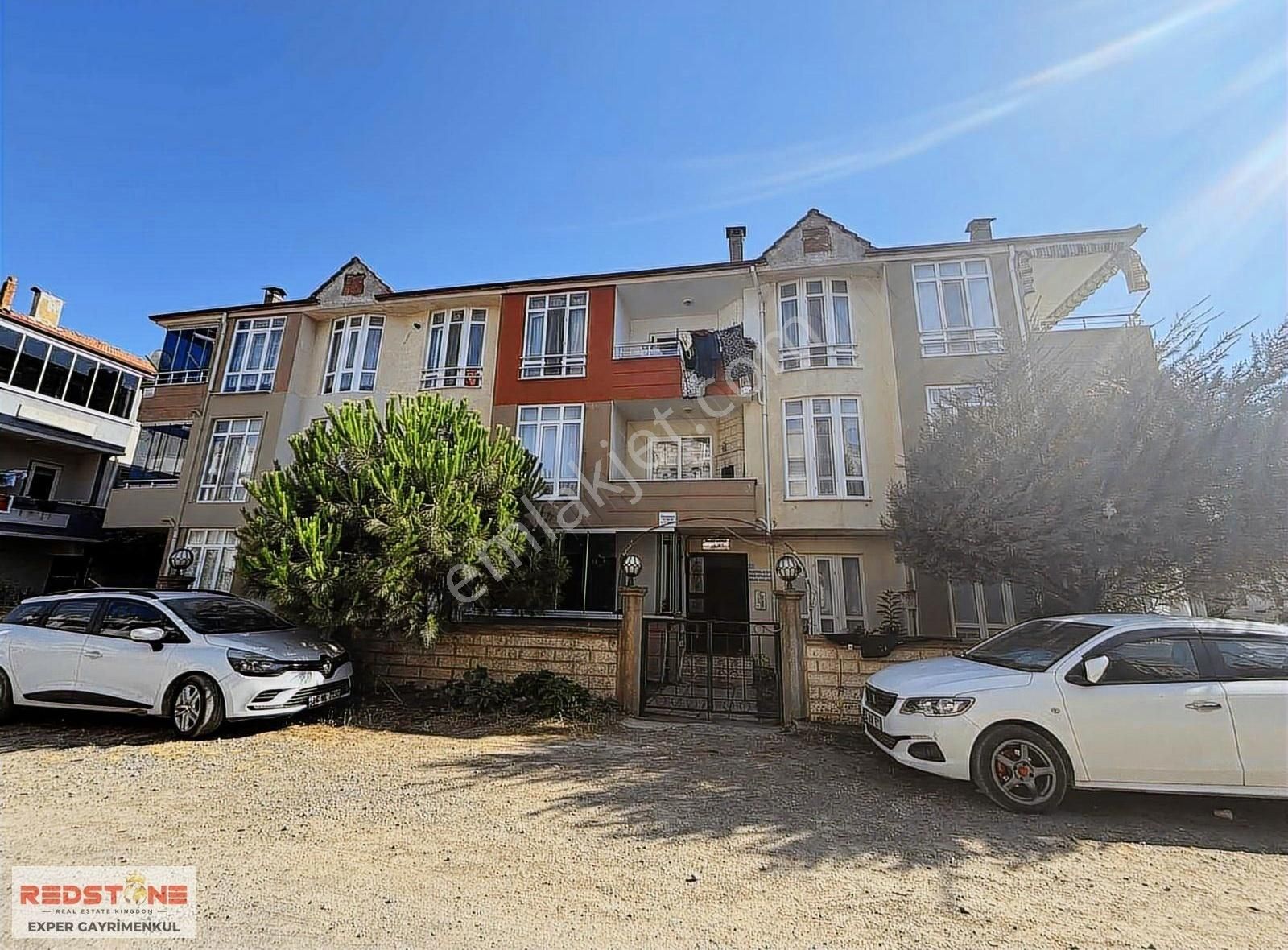 Yalı Mahallesinde Denize 2.parsel Eşyasız 2+1 Kiralık Daire