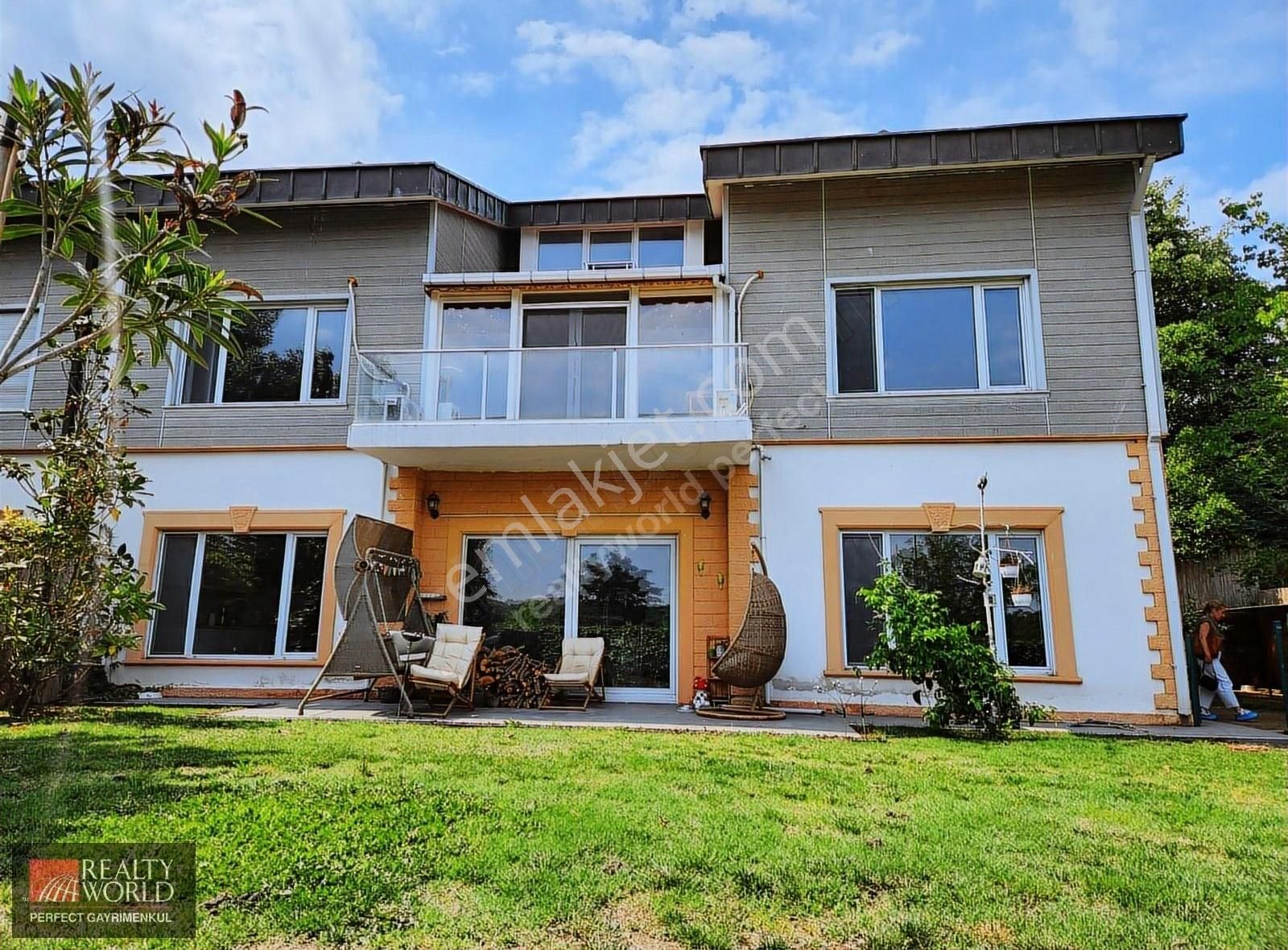 Bizimtepe'de, 6+1, Yüksek Şerefiyeli Villa