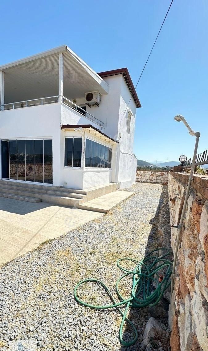 Yeşiltepede 808 Metre Arsa İçinde Köşe Havuzlu 4+1 Ebeveyn Banyolu Eşyalı Müstakil Villa - Görsel 19