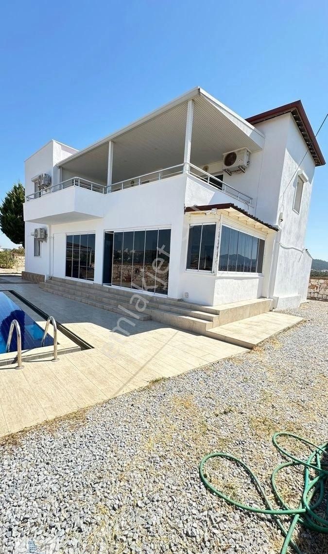 Yeşiltepede 808 Metre Arsa İçinde Köşe Havuzlu 4+1 Ebeveyn Banyolu Eşyalı Müstakil Villa - Görsel 34