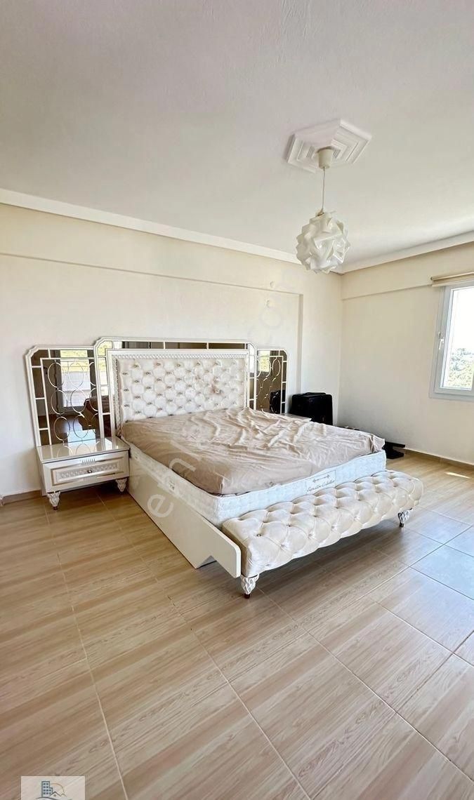 Yeşiltepede 808 Metre Arsa İçinde Köşe Havuzlu 4+1 Ebeveyn Banyolu Eşyalı Müstakil Villa - Görsel 13