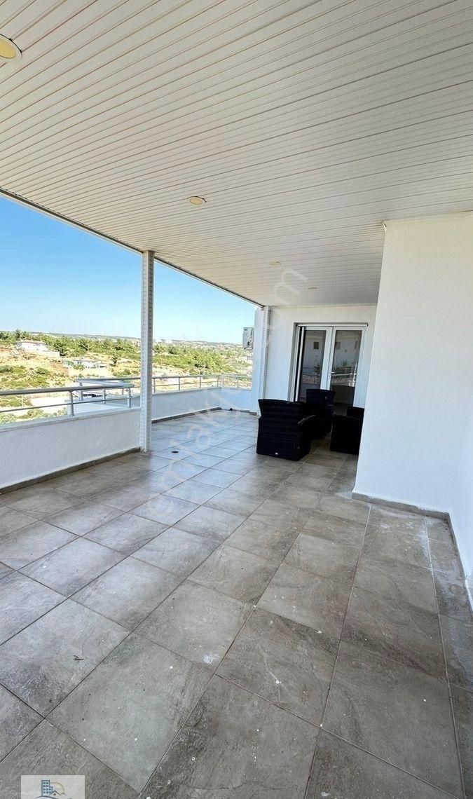 Yeşiltepede 808 Metre Arsa İçinde Köşe Havuzlu 4+1 Ebeveyn Banyolu Eşyalı Müstakil Villa - Görsel 35