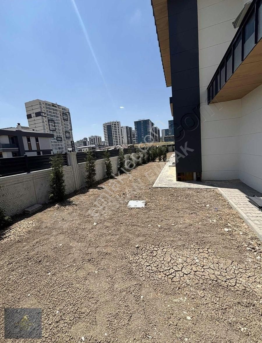 Arslan'dan Satılık Bağlıcada Full Yapılı Villa