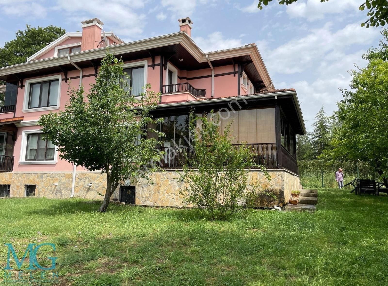 Adapazarı Karamanda Ormanın İçinde 4+1 Satılık Villa