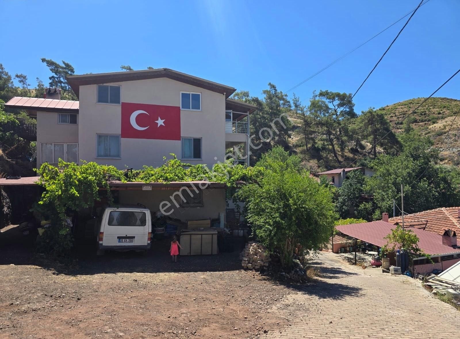 Arte Gayrimenkul'den Mezargediğin'de 3+1 Kiralık Daire