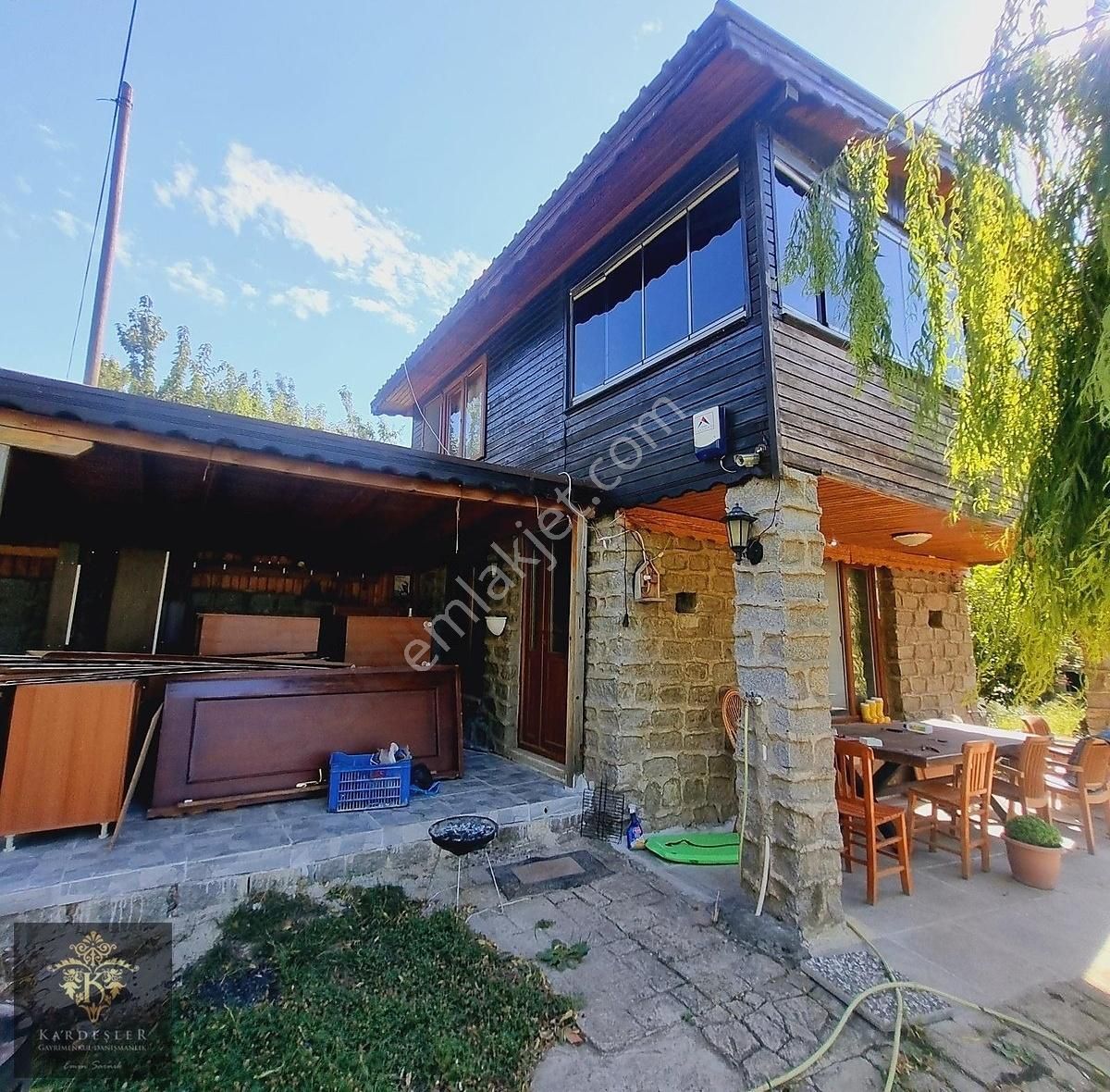 Mudanya Yalıçiftlikte Deniz Ve Doğa Manzaralı Satılık Bağ Evi